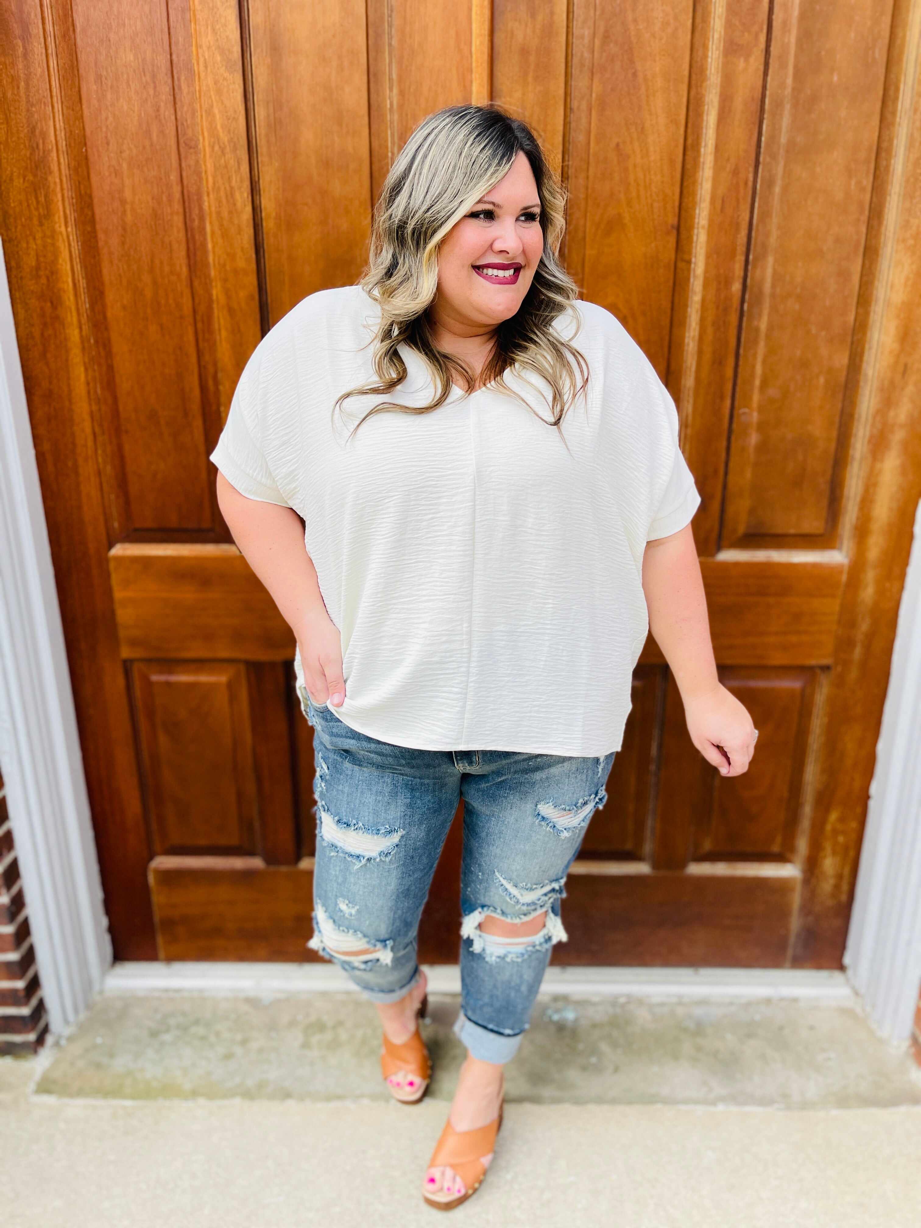 Restock! REG/CURVY Somewhere On a Bleach Mid Rise Boyfriend Jeans