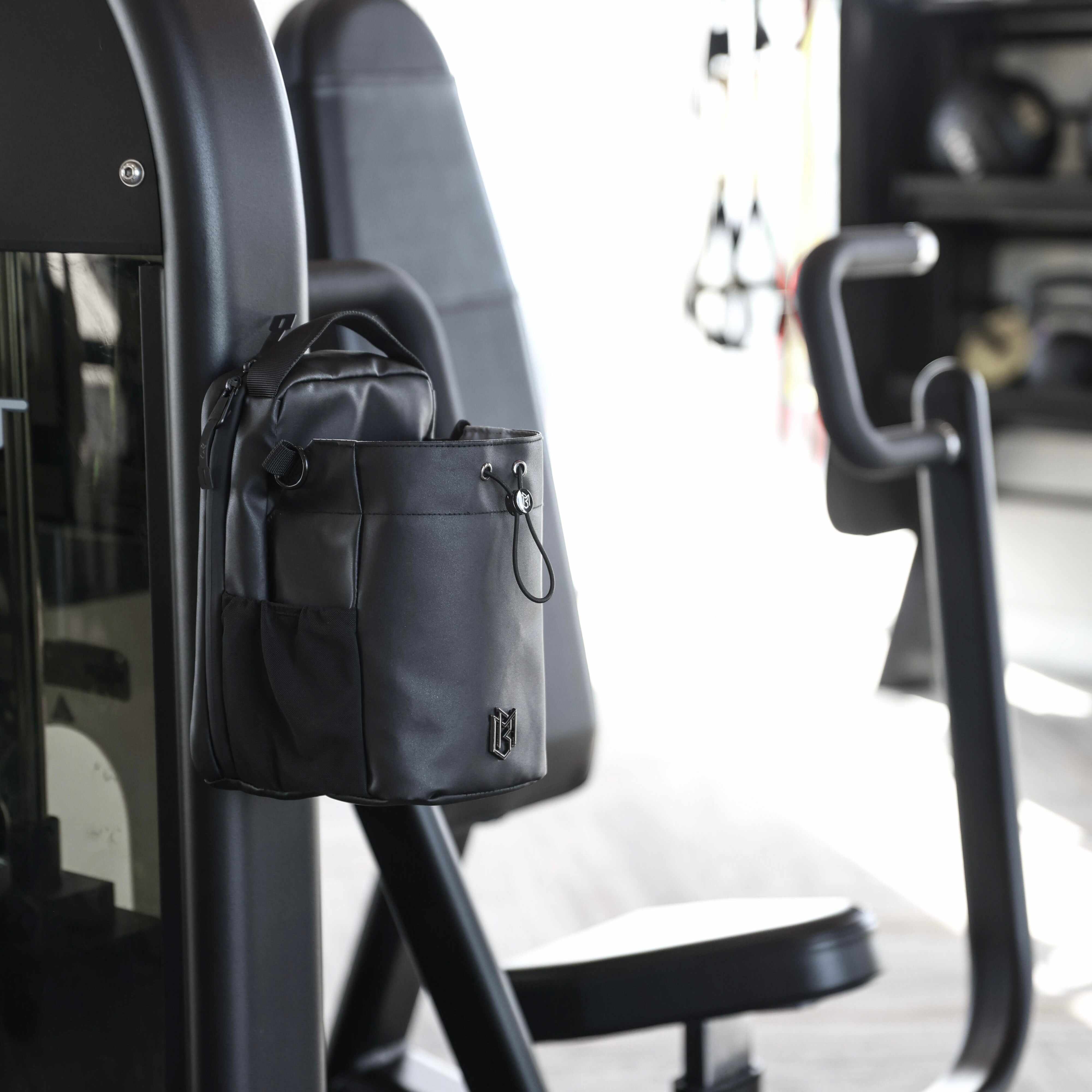 64OZ MAGNETIC BOTTLE BAG