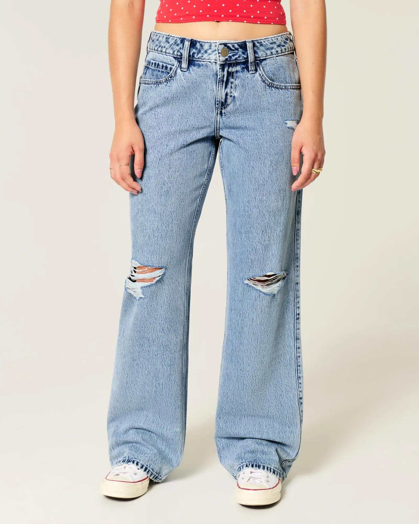 Curvy Low-Rise Light Wash Baggy Jeans