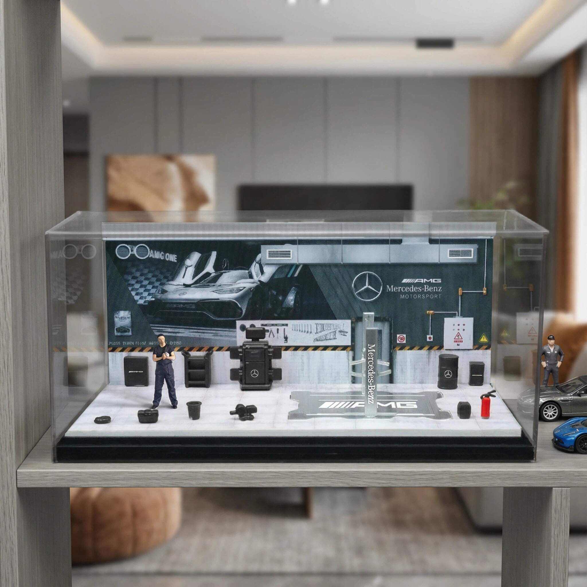 1:64 Scale Motorsport Workshop Diorama Display Case – Racing Garage Scene for Diecast Cars