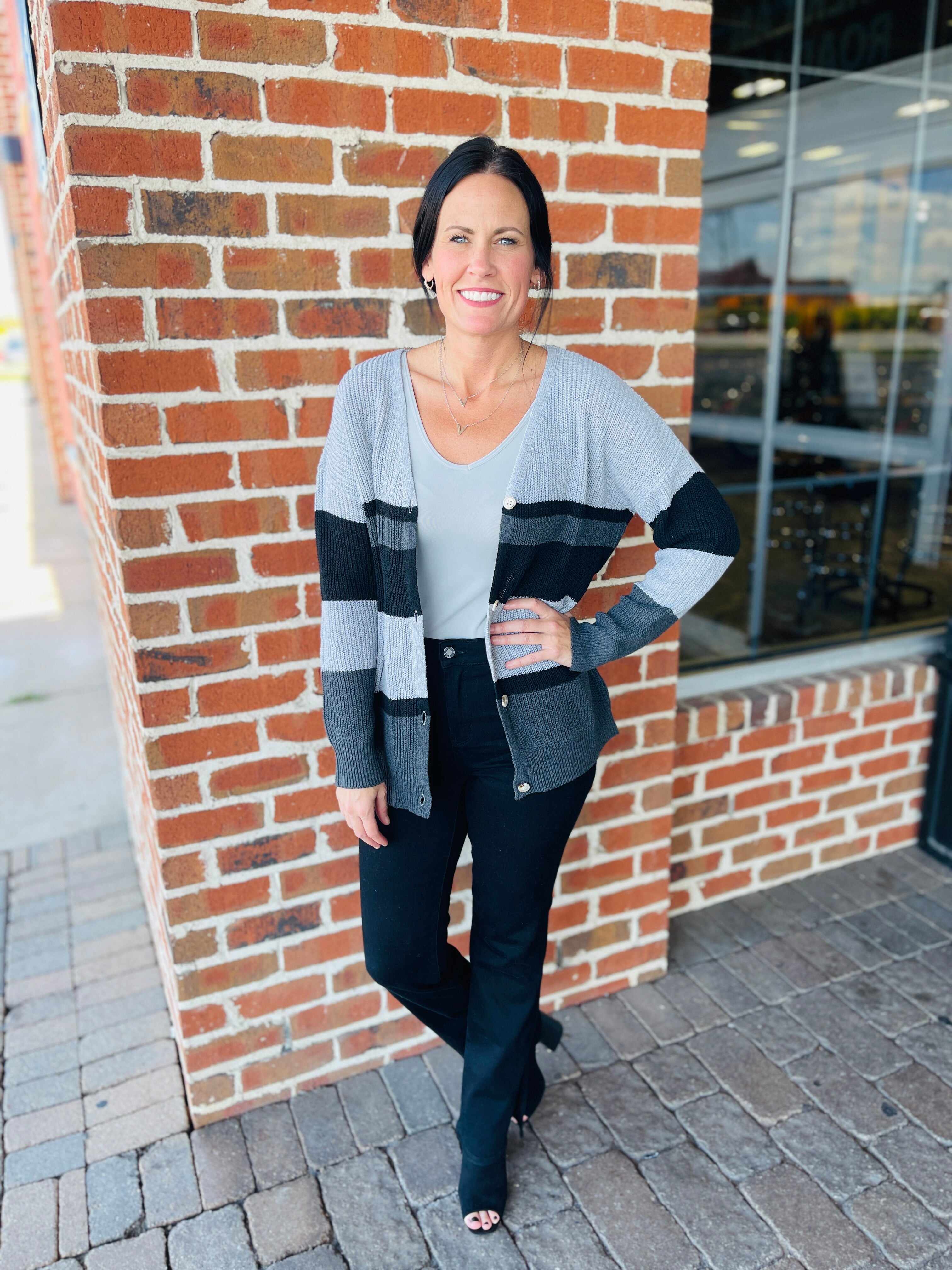 Plus/Reg Back To The 90’s Hi-Waist Black Straight Leg Jeans