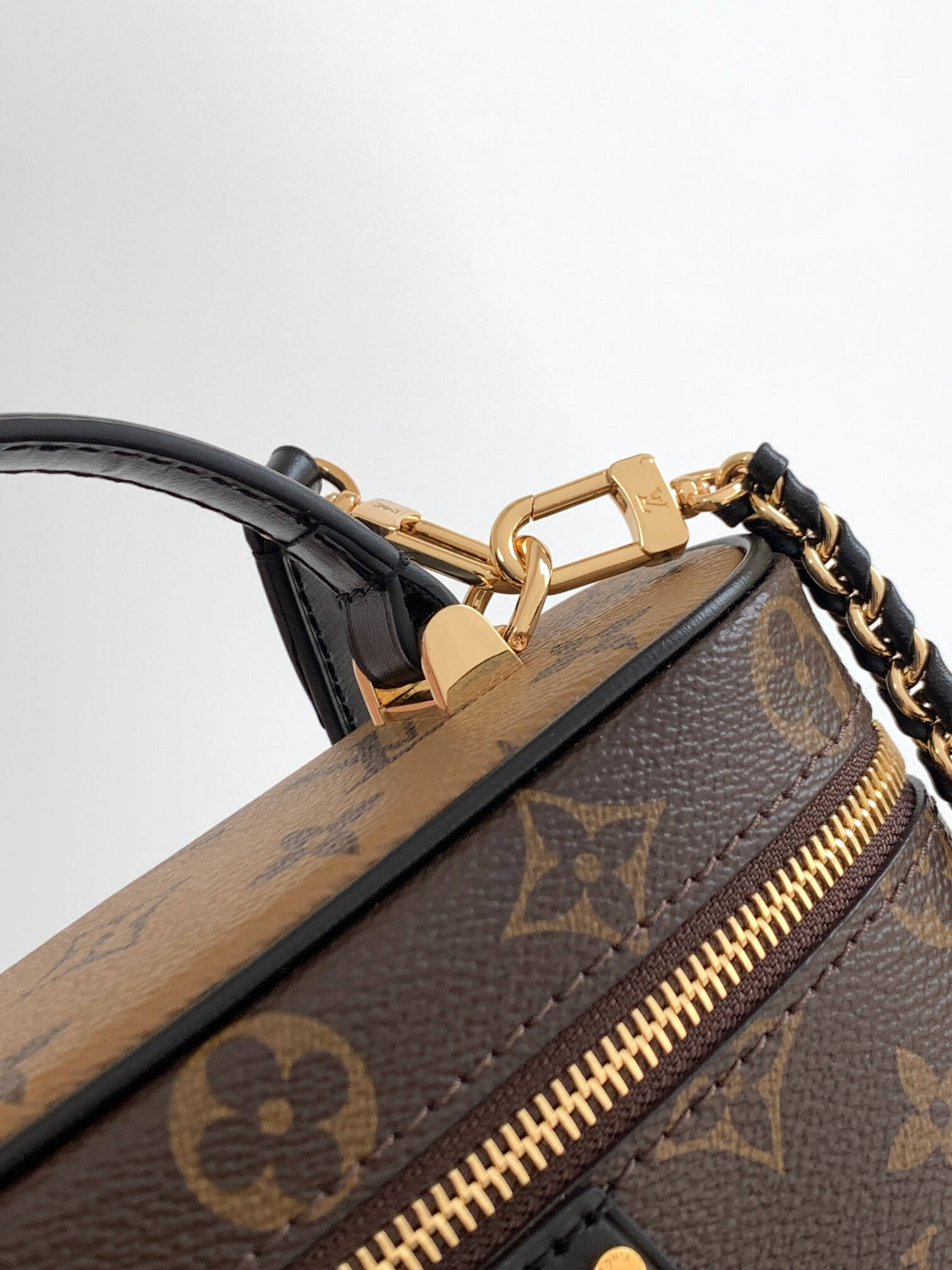 LK 2026 PADLOCK CHAIN BAG