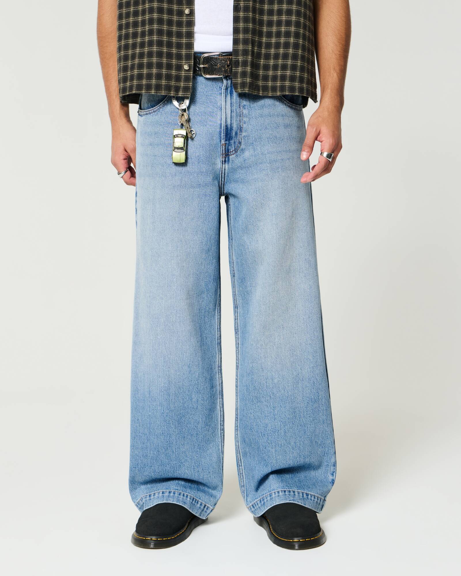 Medium Wash Super Baggy Jeans