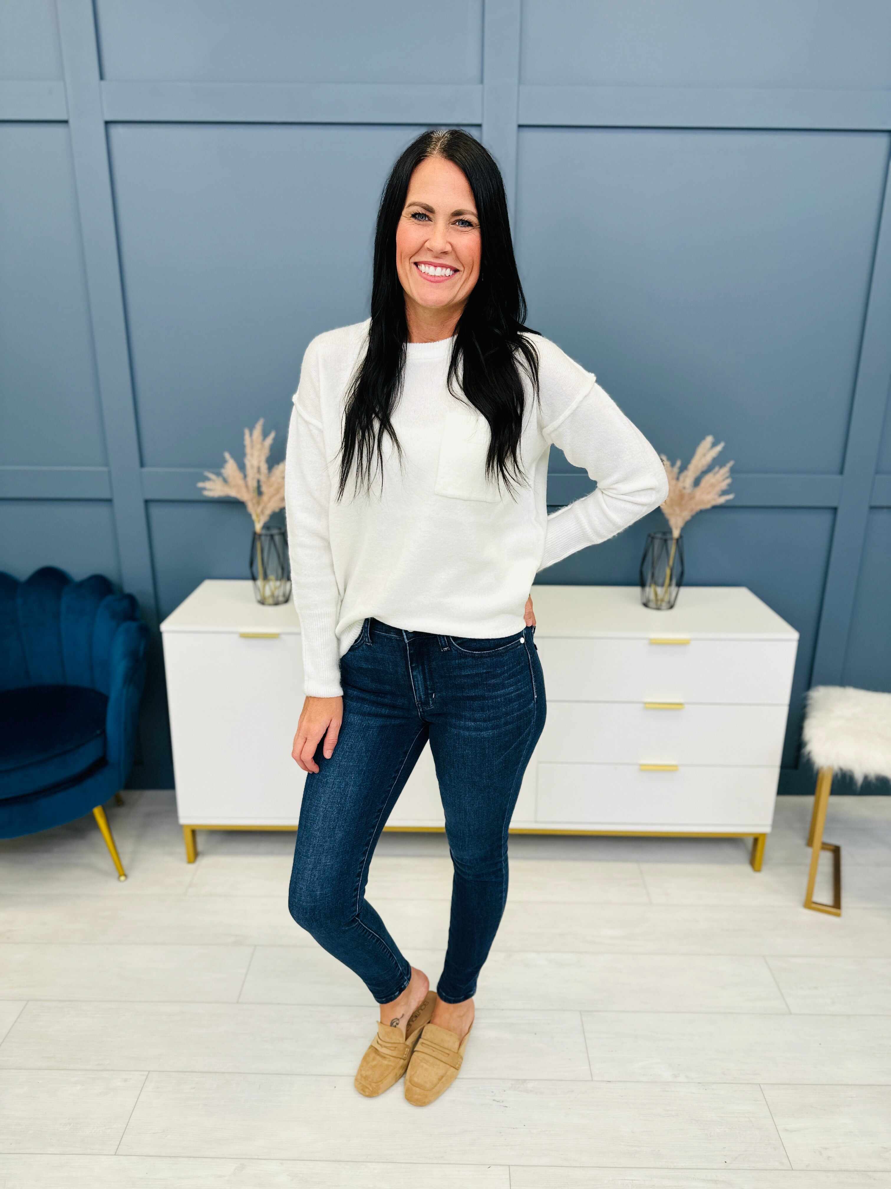 REG/CURVY Mid Rise Classic and Classy Skinny Jeans