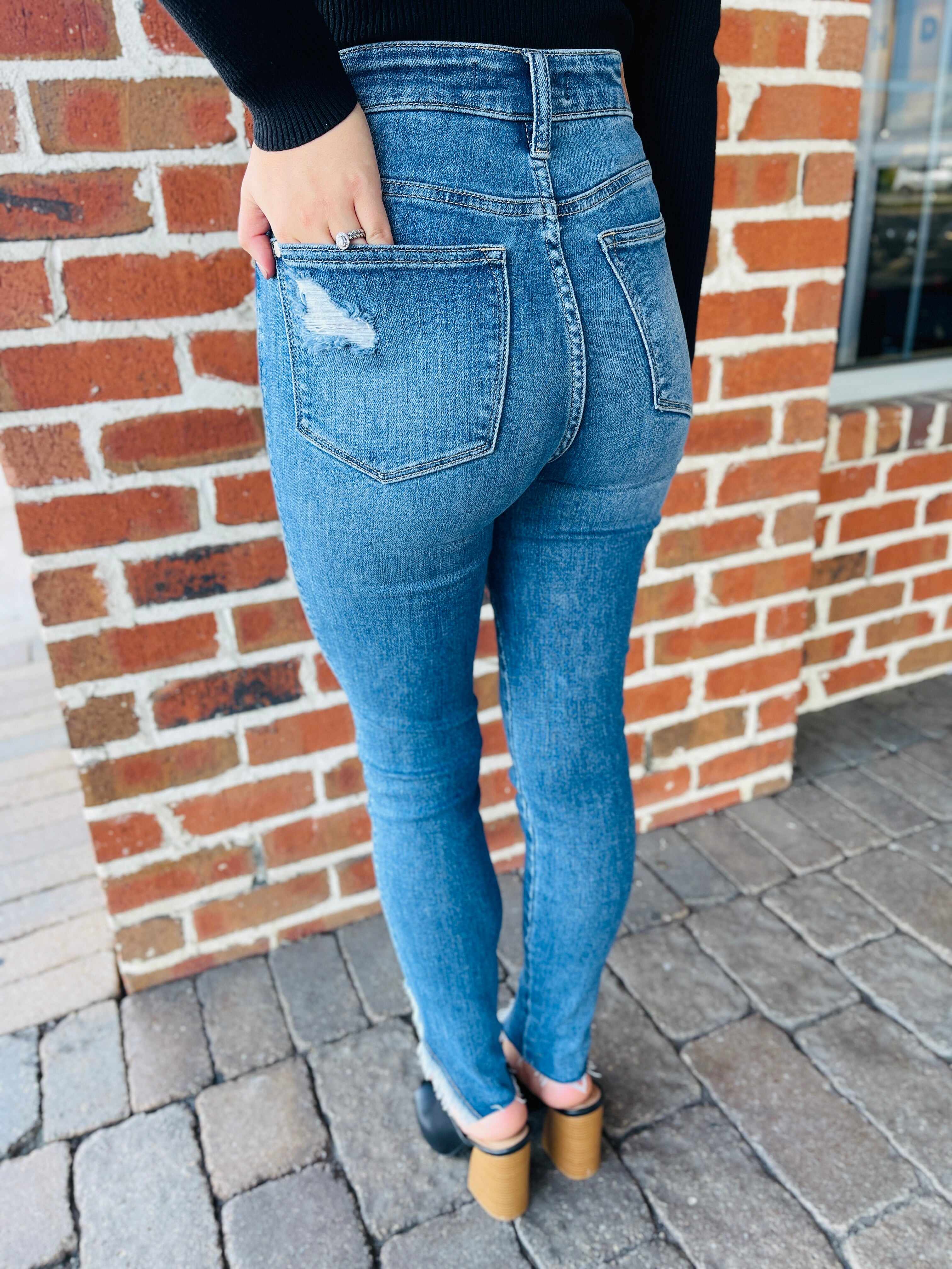 Plus/Reg Slay The Fray Hem Skinny Jeans