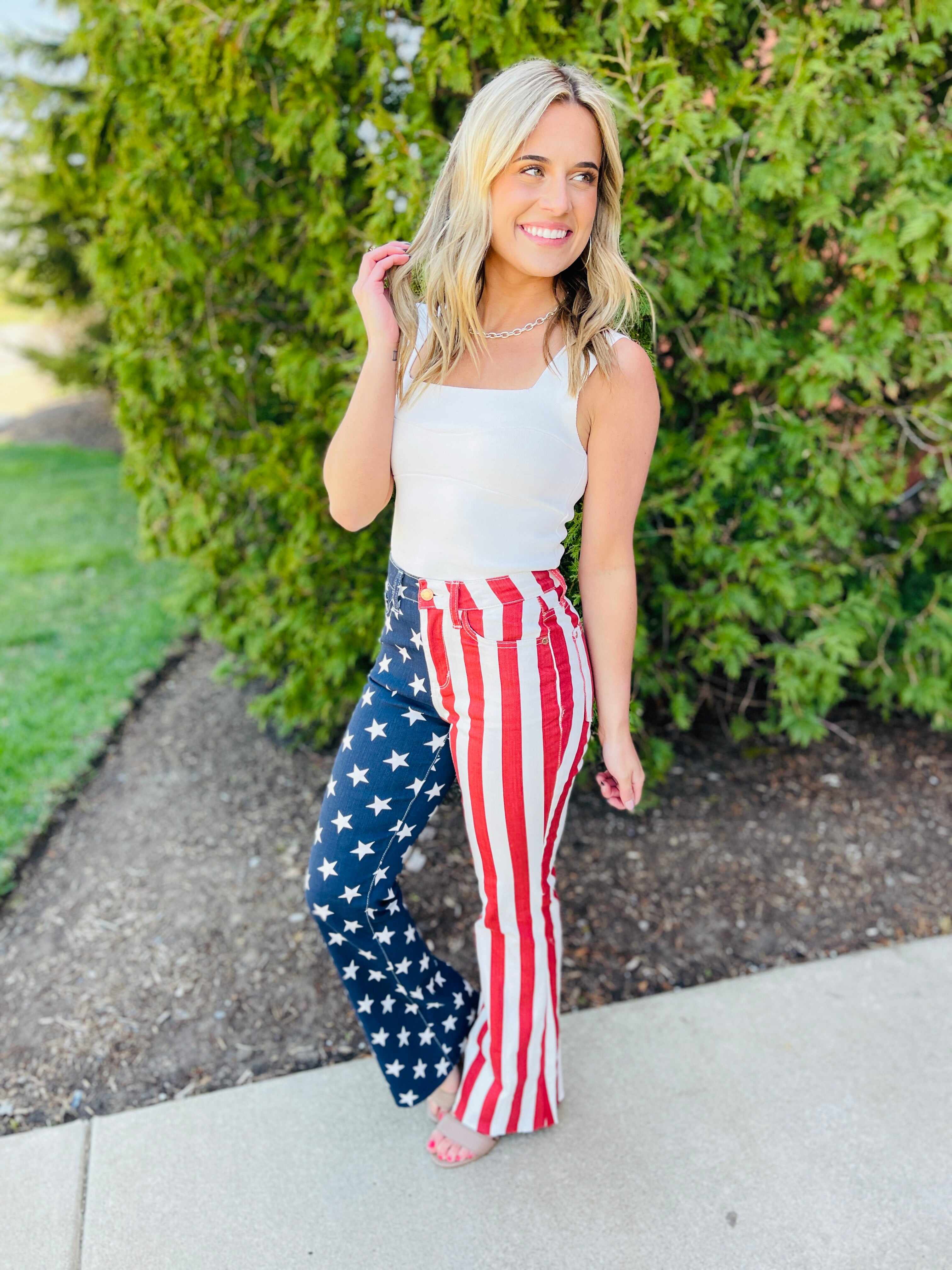 REG/CURVY Star Spangled Babe Flare Jeans