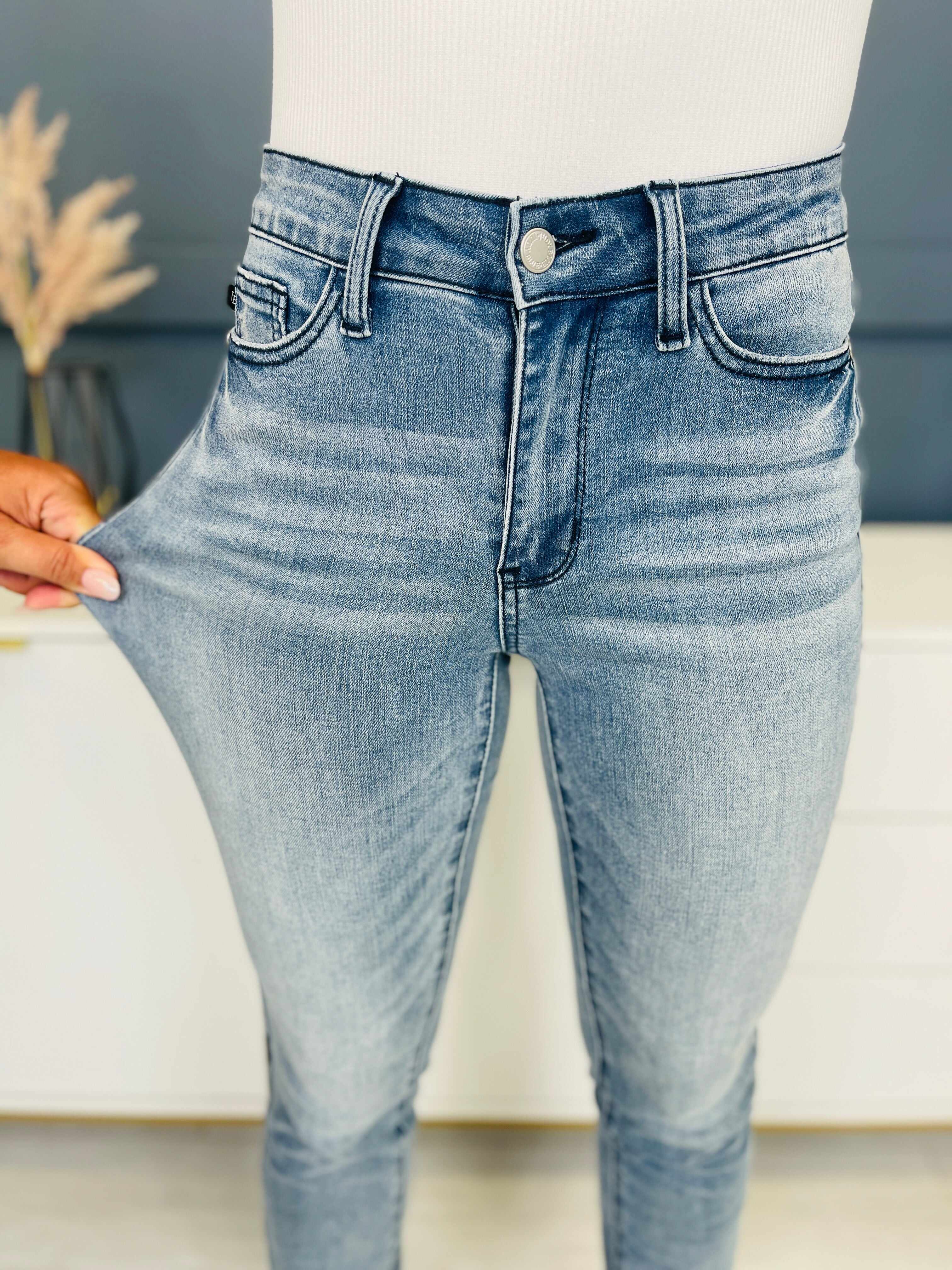 REG/CURVY Cool Kids Sustainable Cooling Relaxed Jeans