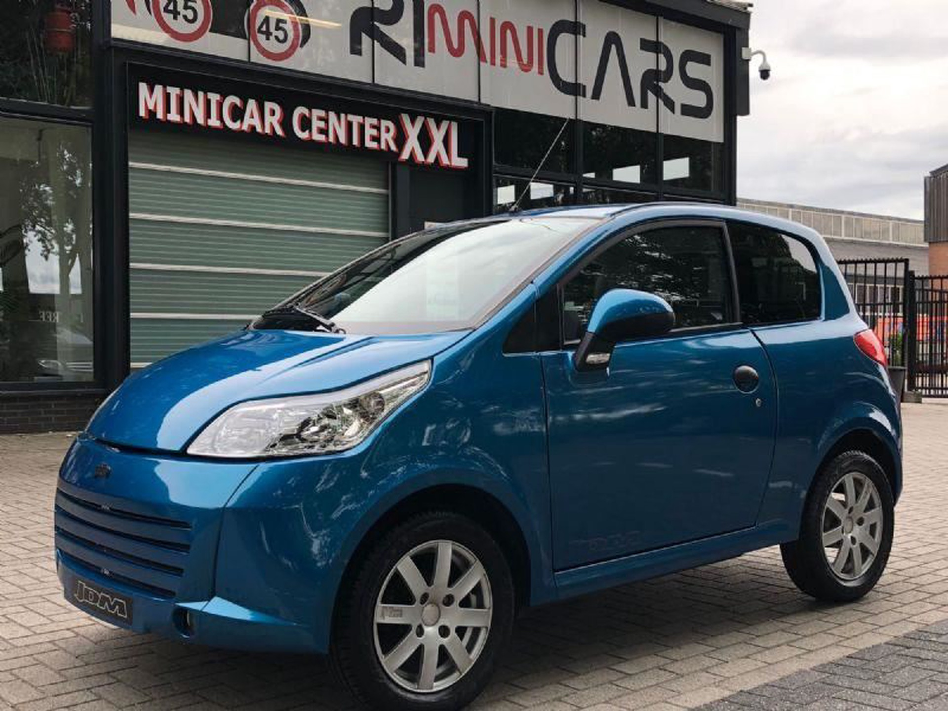 Refurbished used minicars,No license plate number,Cars can be picked up at warehouses in California,Other areas use Ship a Car Direct car consignment