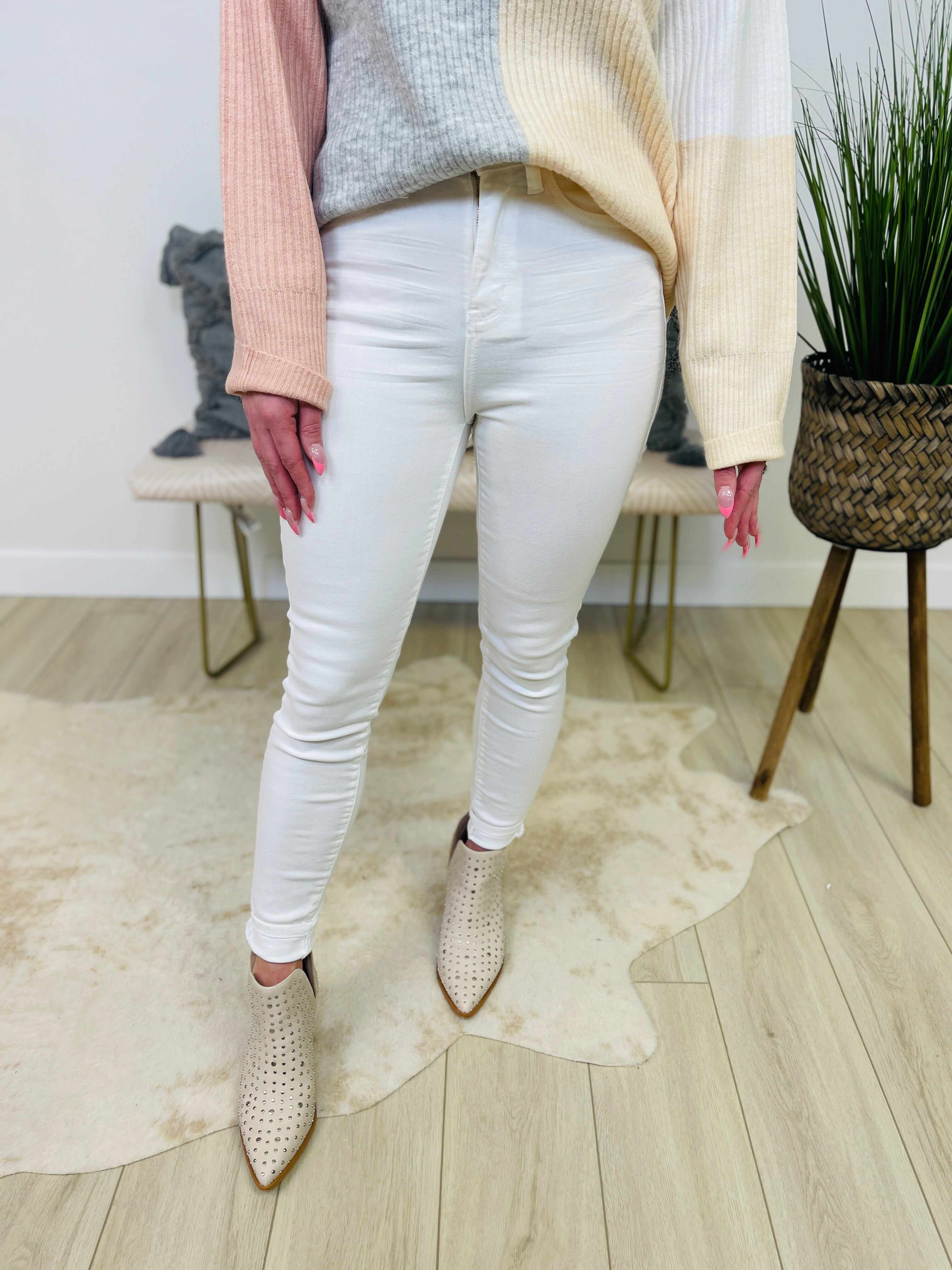 PLUS/REG Betty's White Skinny Jeans