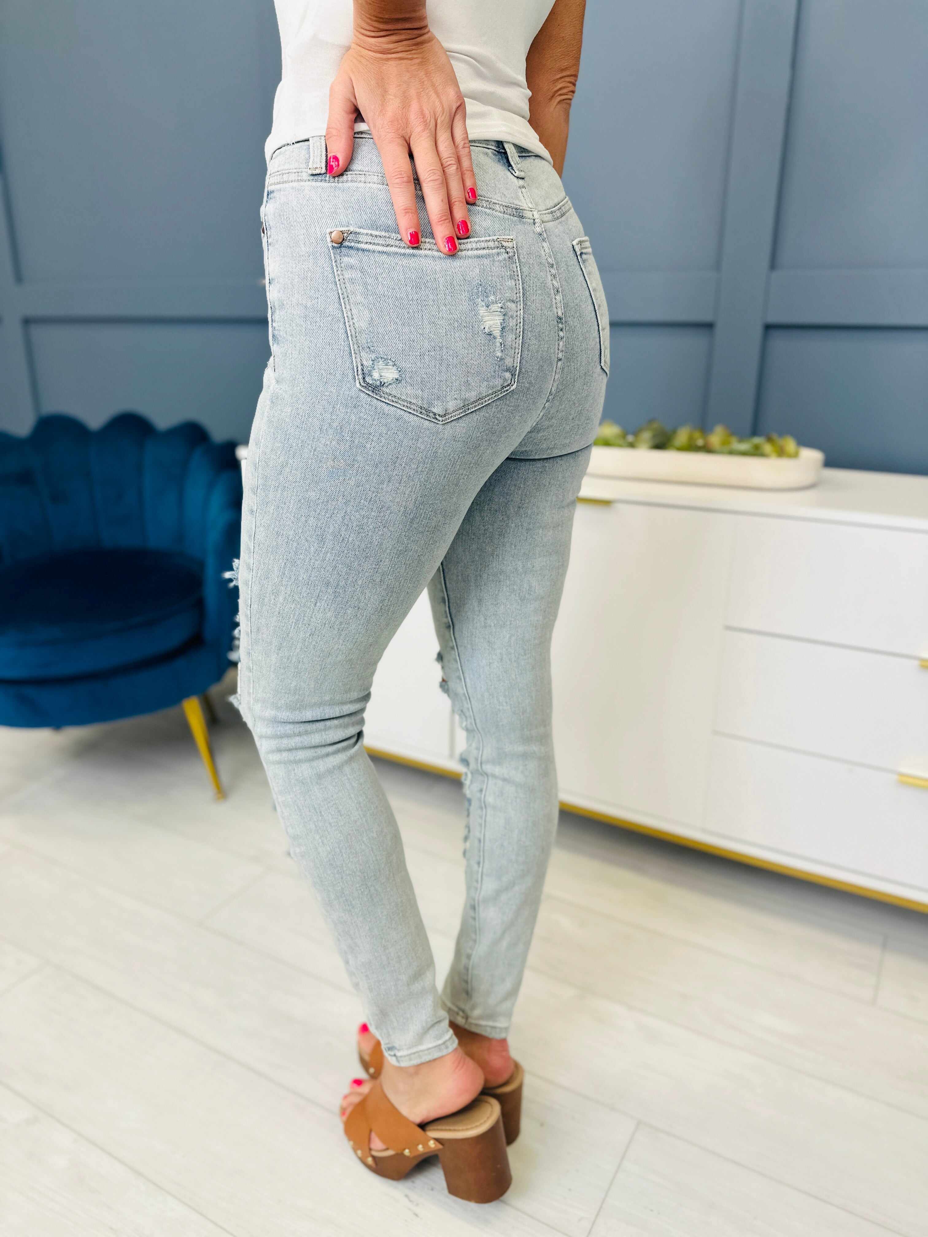 Tummy Control Skinny Jeans in Reg/Curvy Always in Control Restock