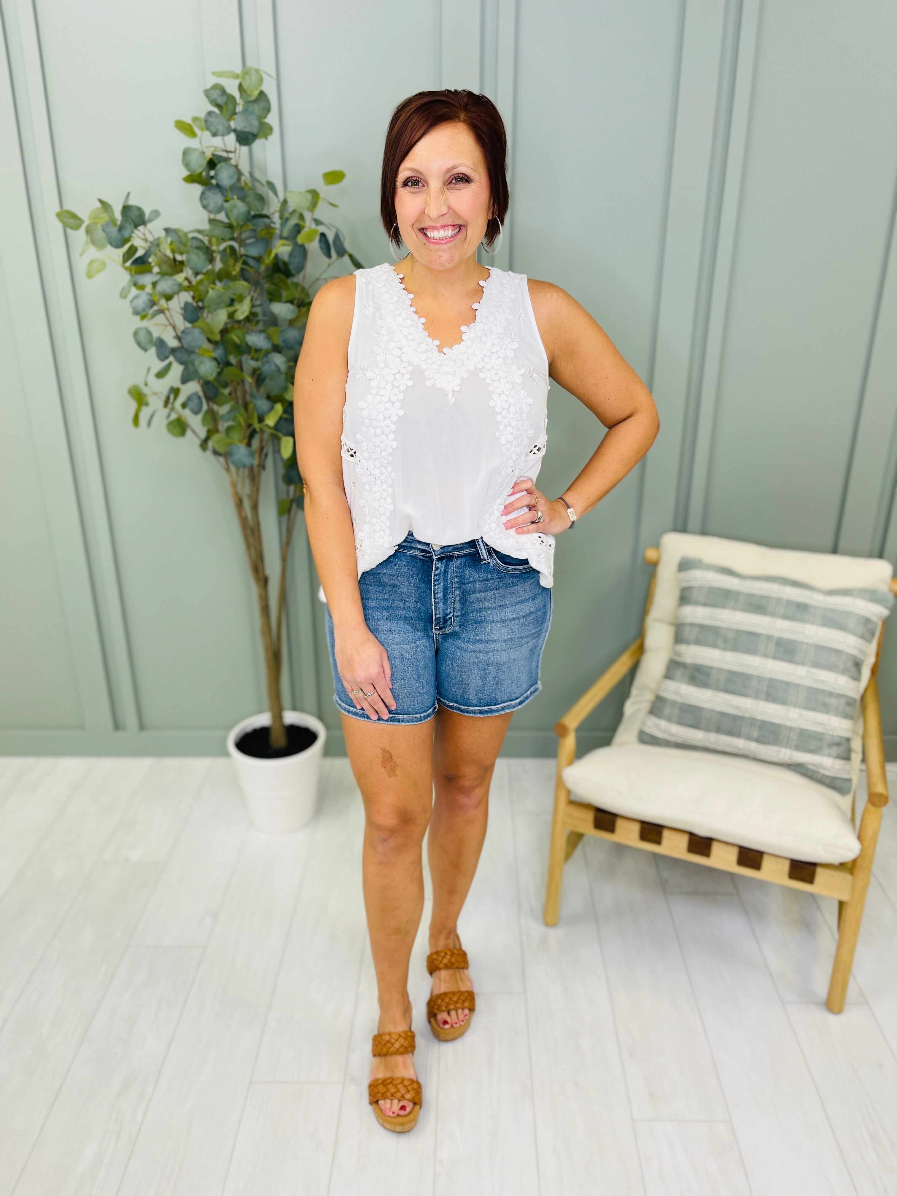 REG/CURVY Made You Look Shorts