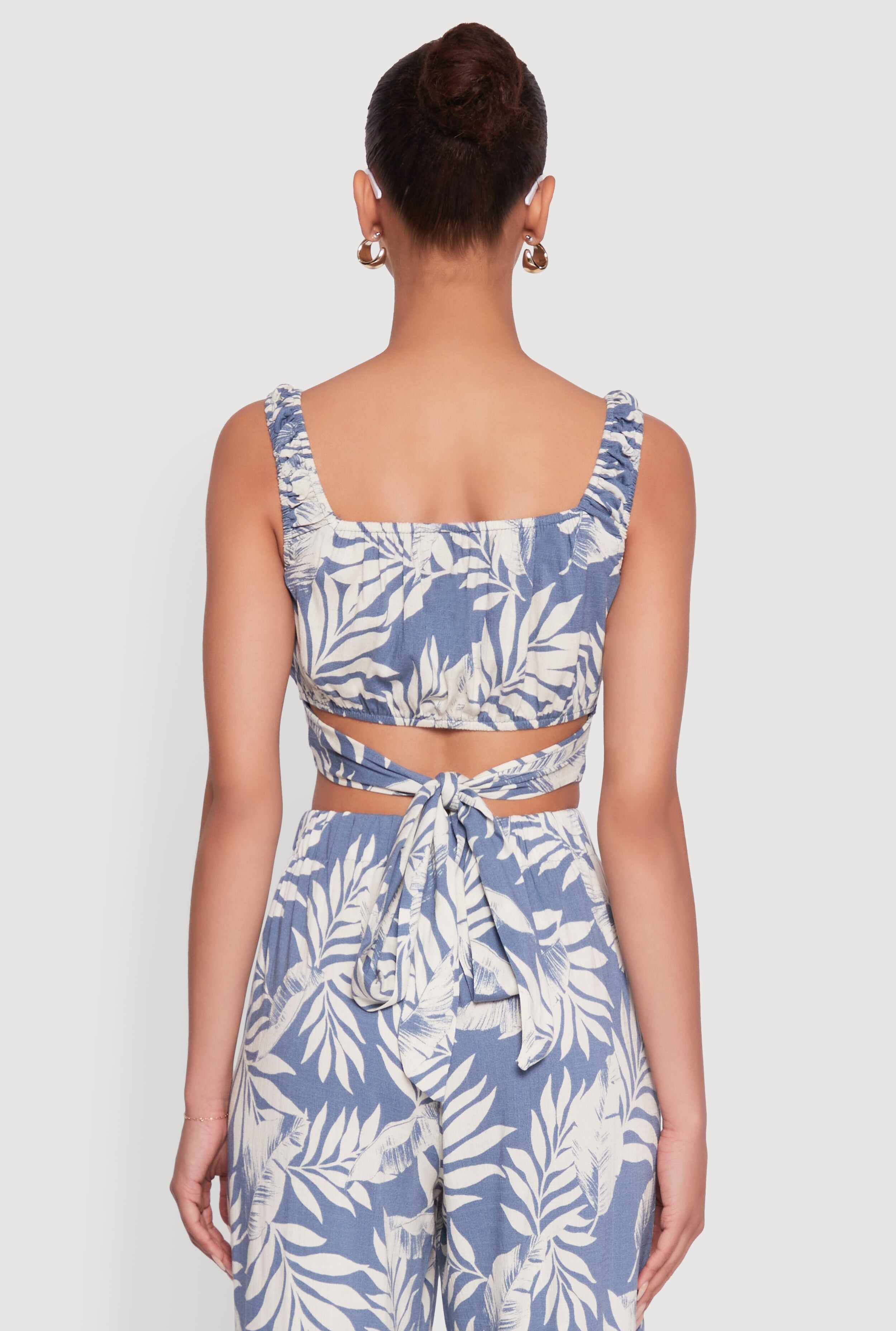 Iris Sleeveless Leaf Print Scoop Neck Crop Top
