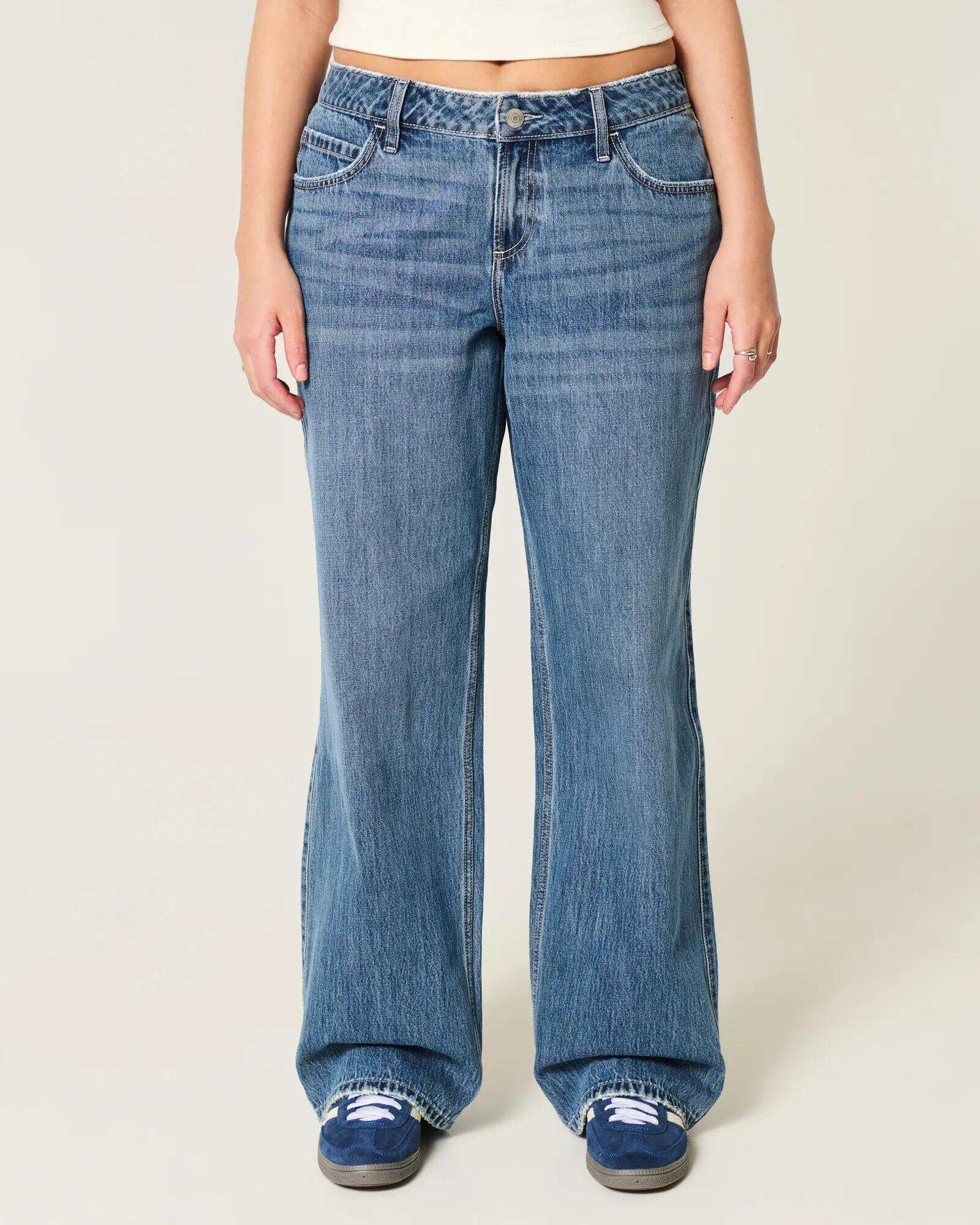 Curvy Low-Rise Light Wash Baggy Jeans