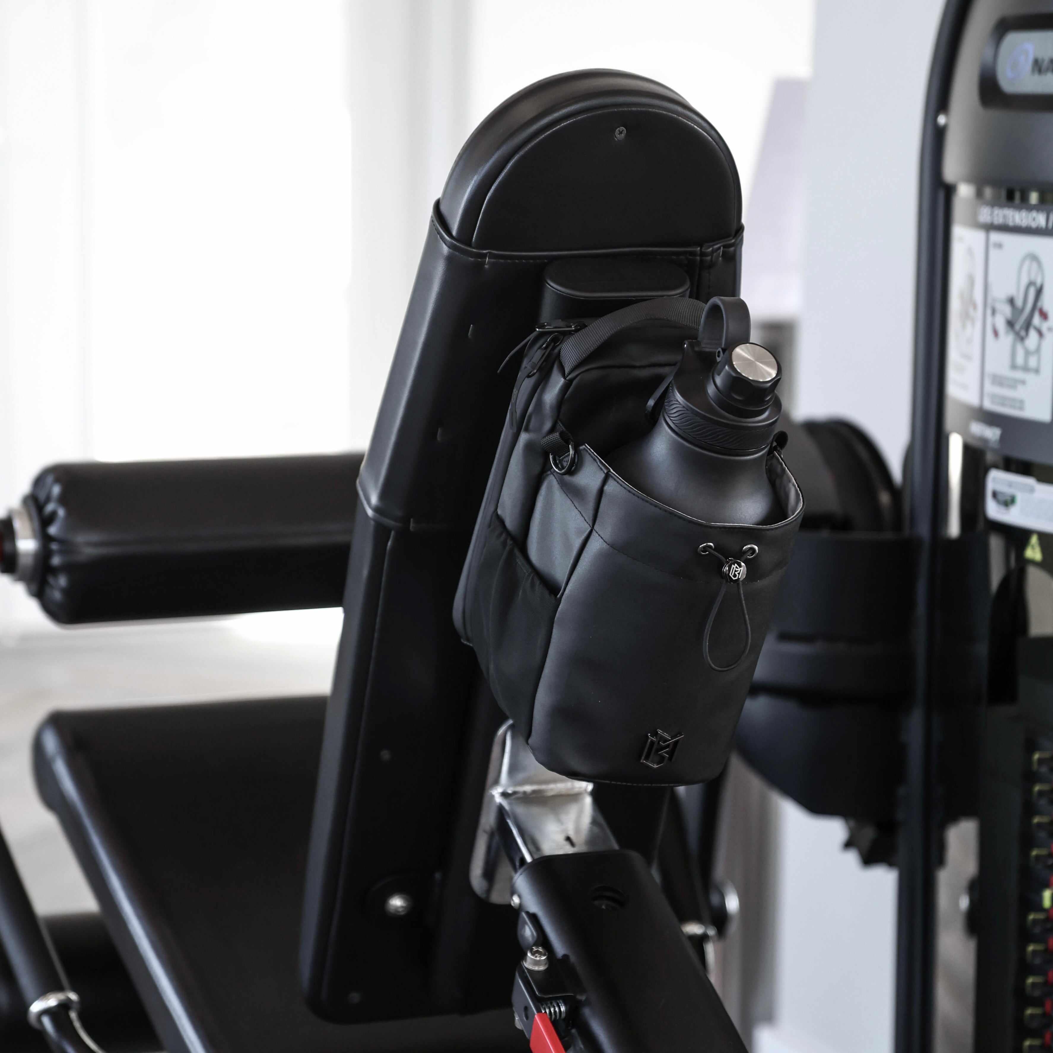 64OZ MAGNETIC BOTTLE BAG