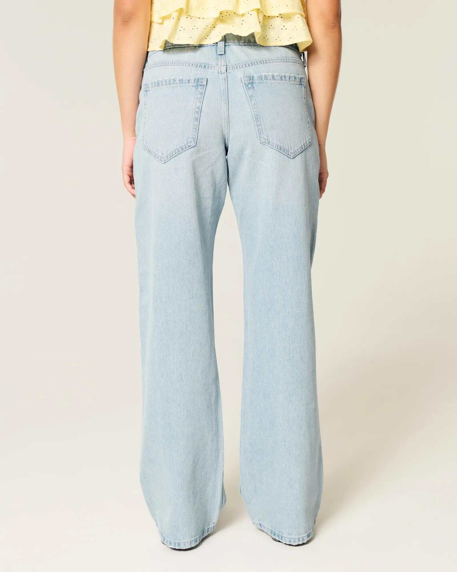 Curvy Low-Rise Light Wash Baggy Jeans