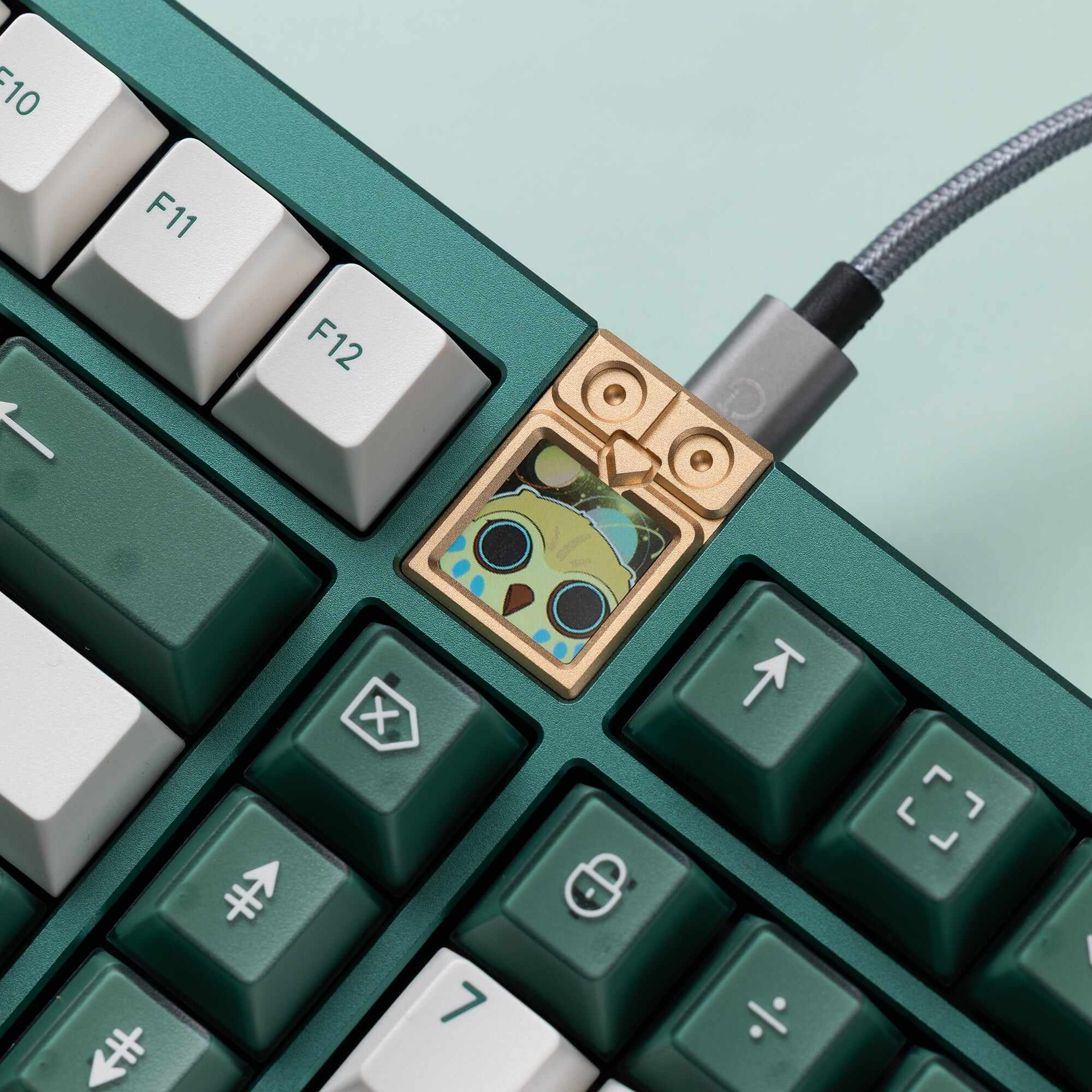 Ready to use Athena 1800 Anodized Pine green with Doubleshot Keycaps