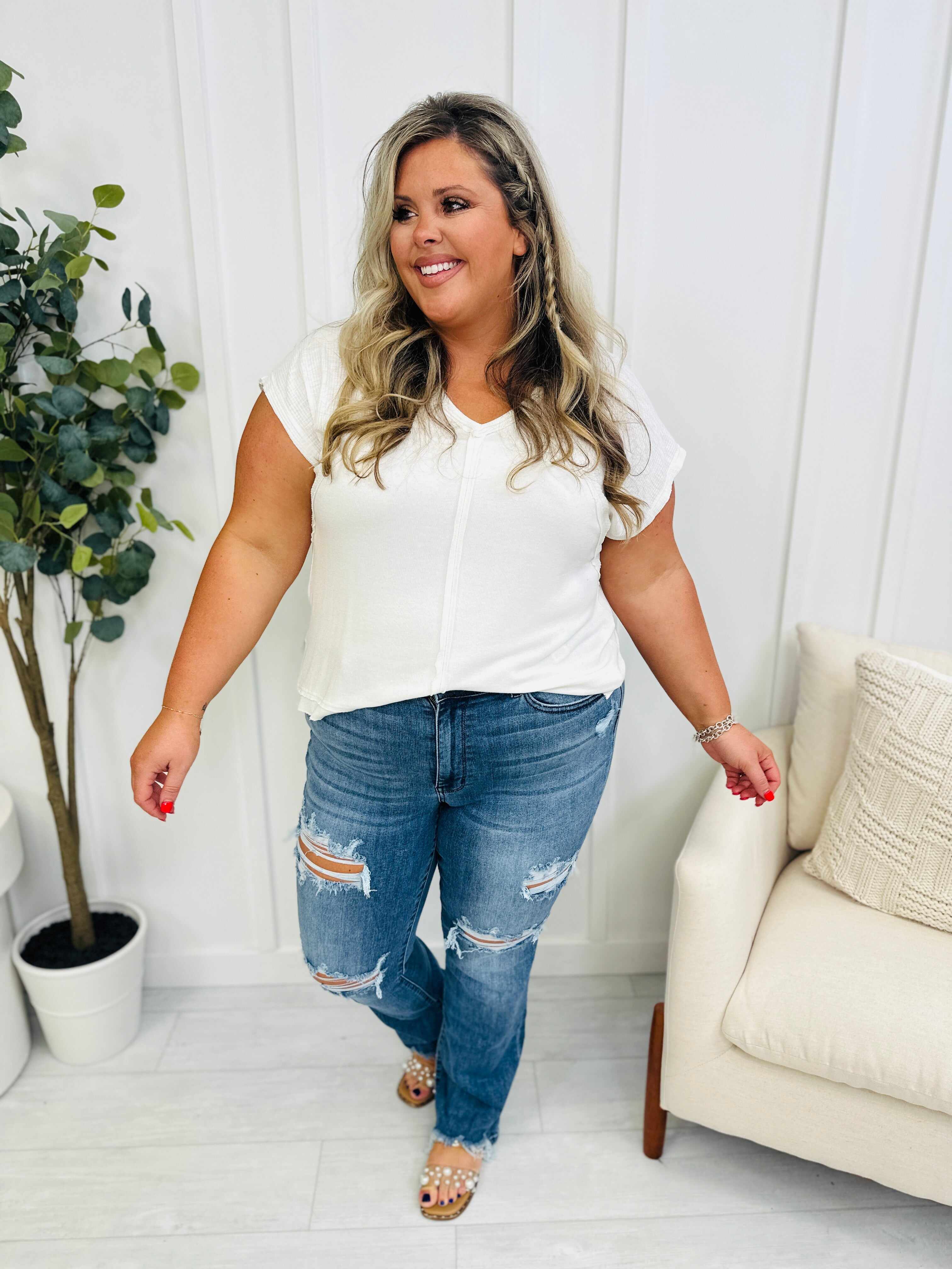 REG/CURVY Get Something Straight Mid Rise Jeans