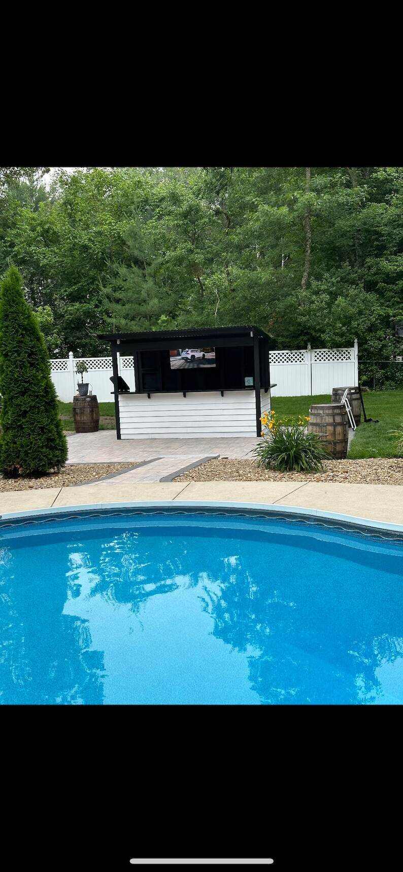 Bars To Yards US outdoor bar, patio, poolside bar, backyard fun, beer, family fun, tavern, sports bar, summer, patio furniture, garden fun,