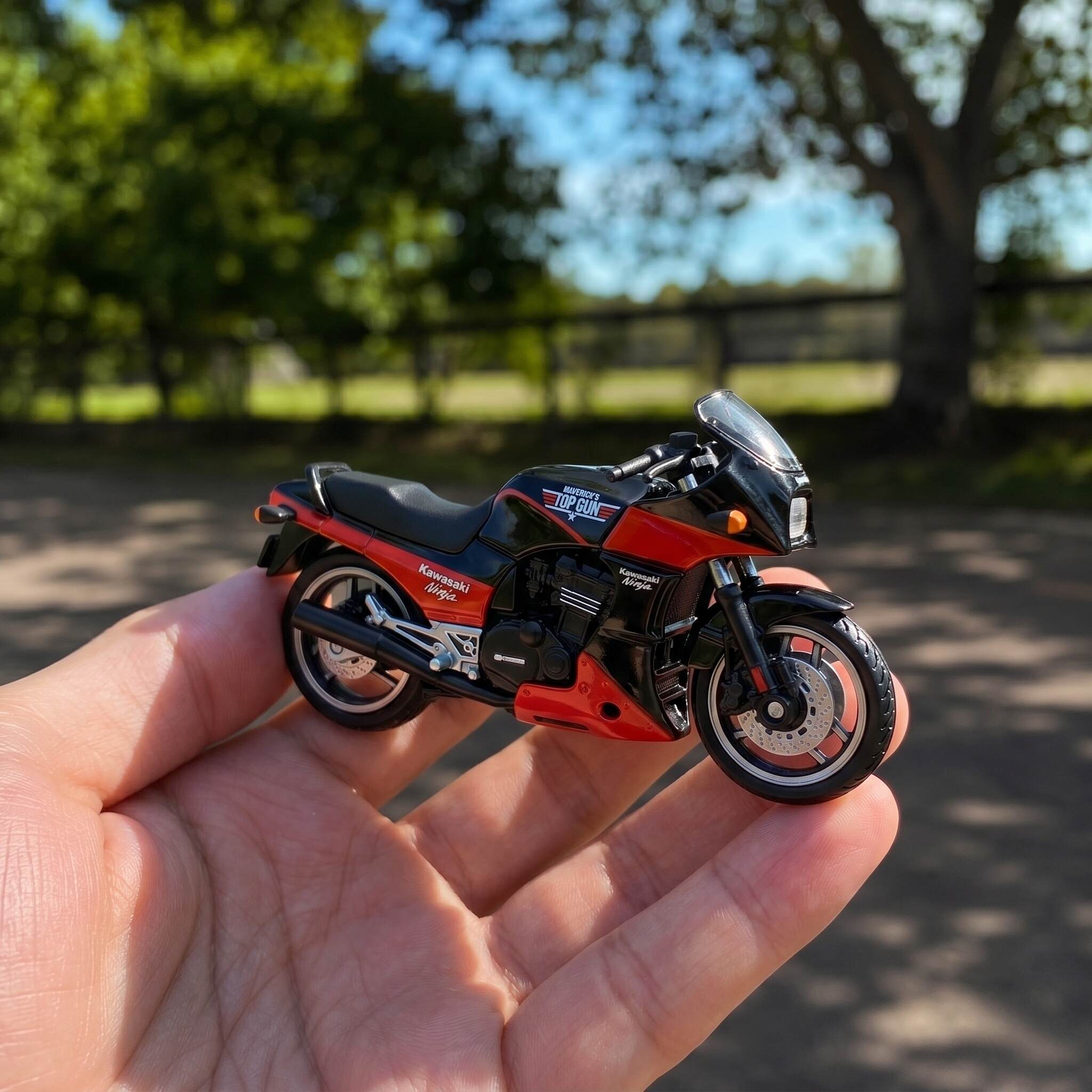 Hot Wheels Top Gun 40th Anniversary Maverick's Kawasaki GPZ900R