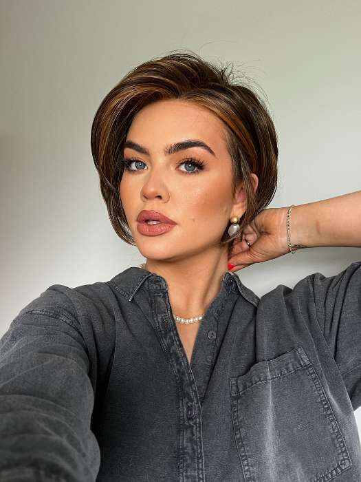 🔥 Summer Sale Natural-Looking Short Wig With Flattering Volume & Adjustable Comfort Fit
