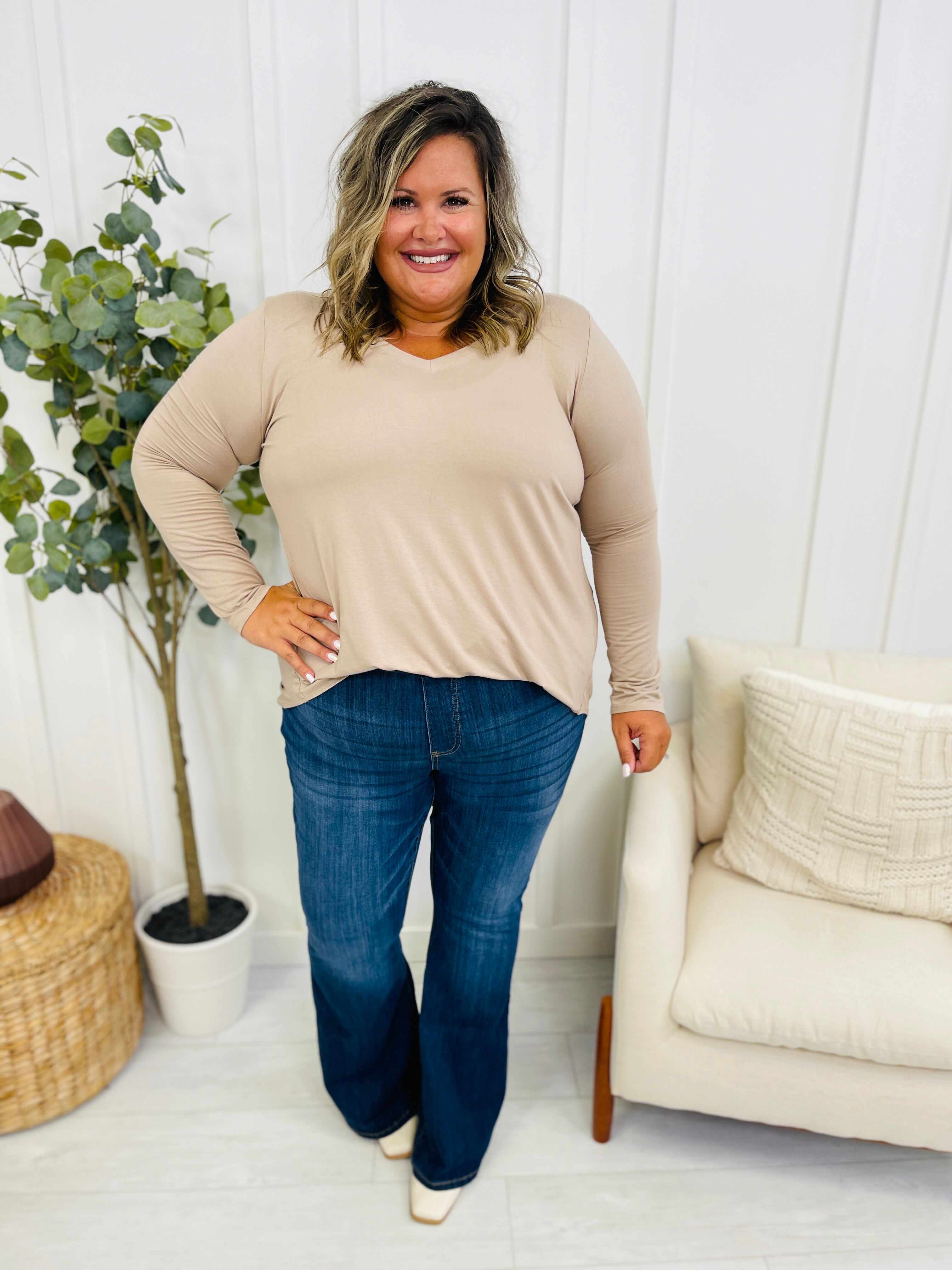 REG/CURVY Dream On Pull On Flare Jeans