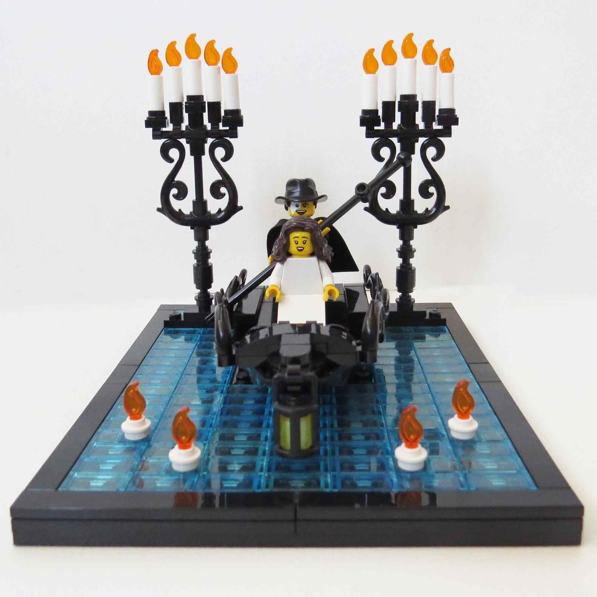 [PRE-ORDER] The Phantom of the Opera - Phantom's Boat Collector Brick Edition
