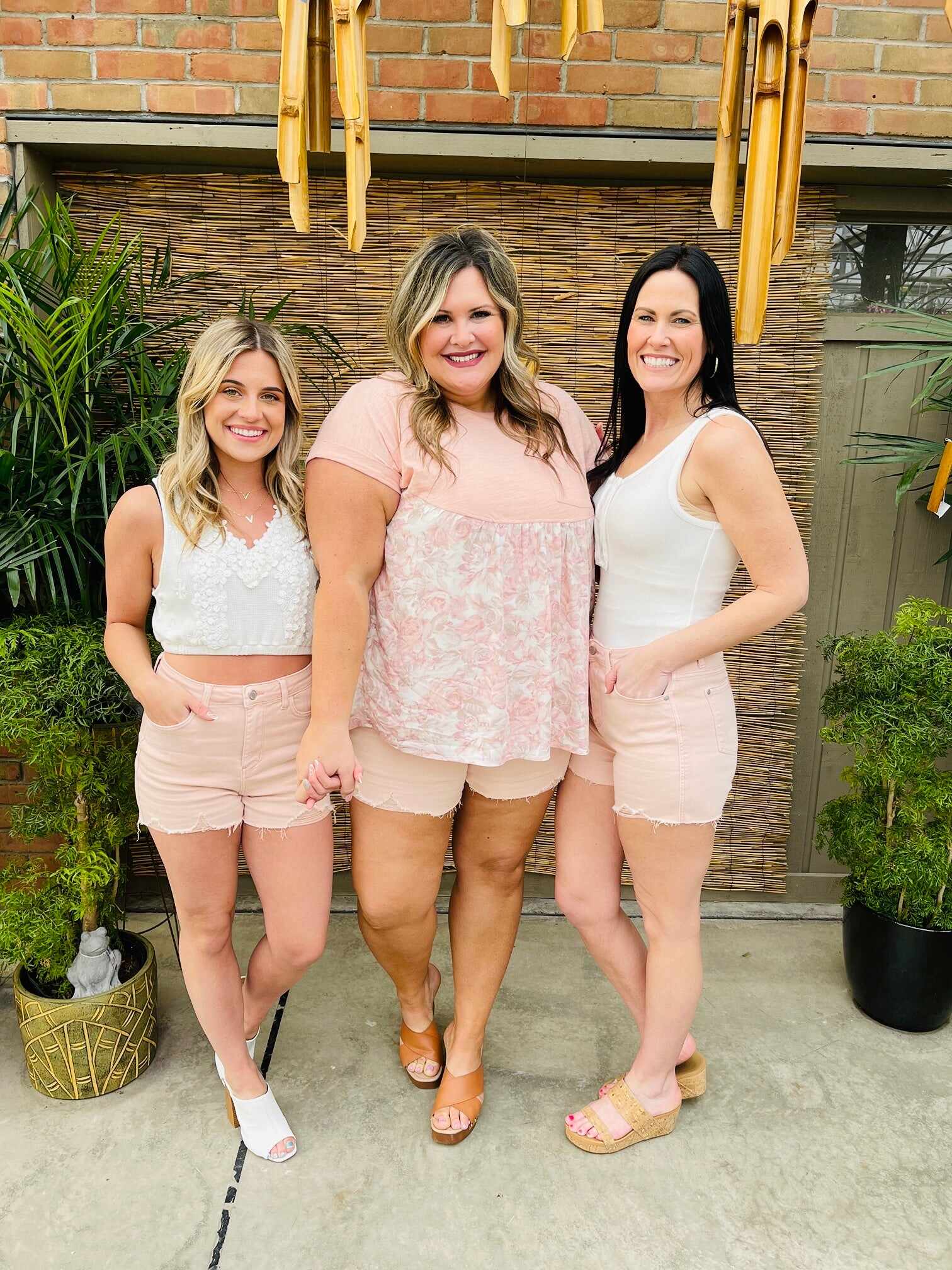 REG/CURVY Making Me Blush Shorts