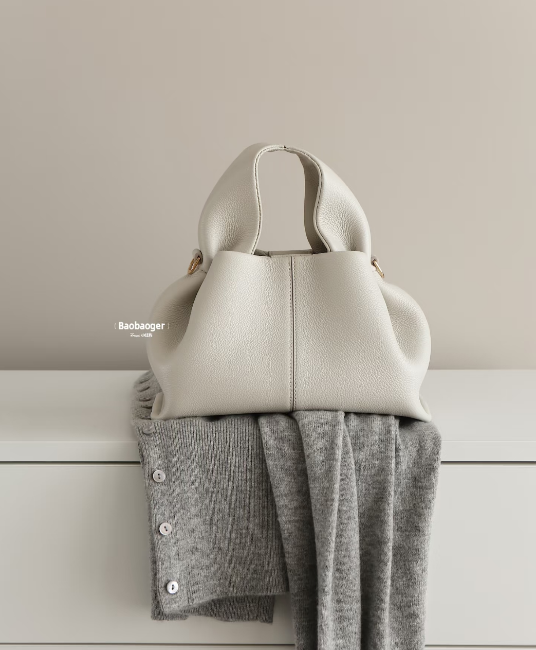Fashionable womenbag with cowhide leather
