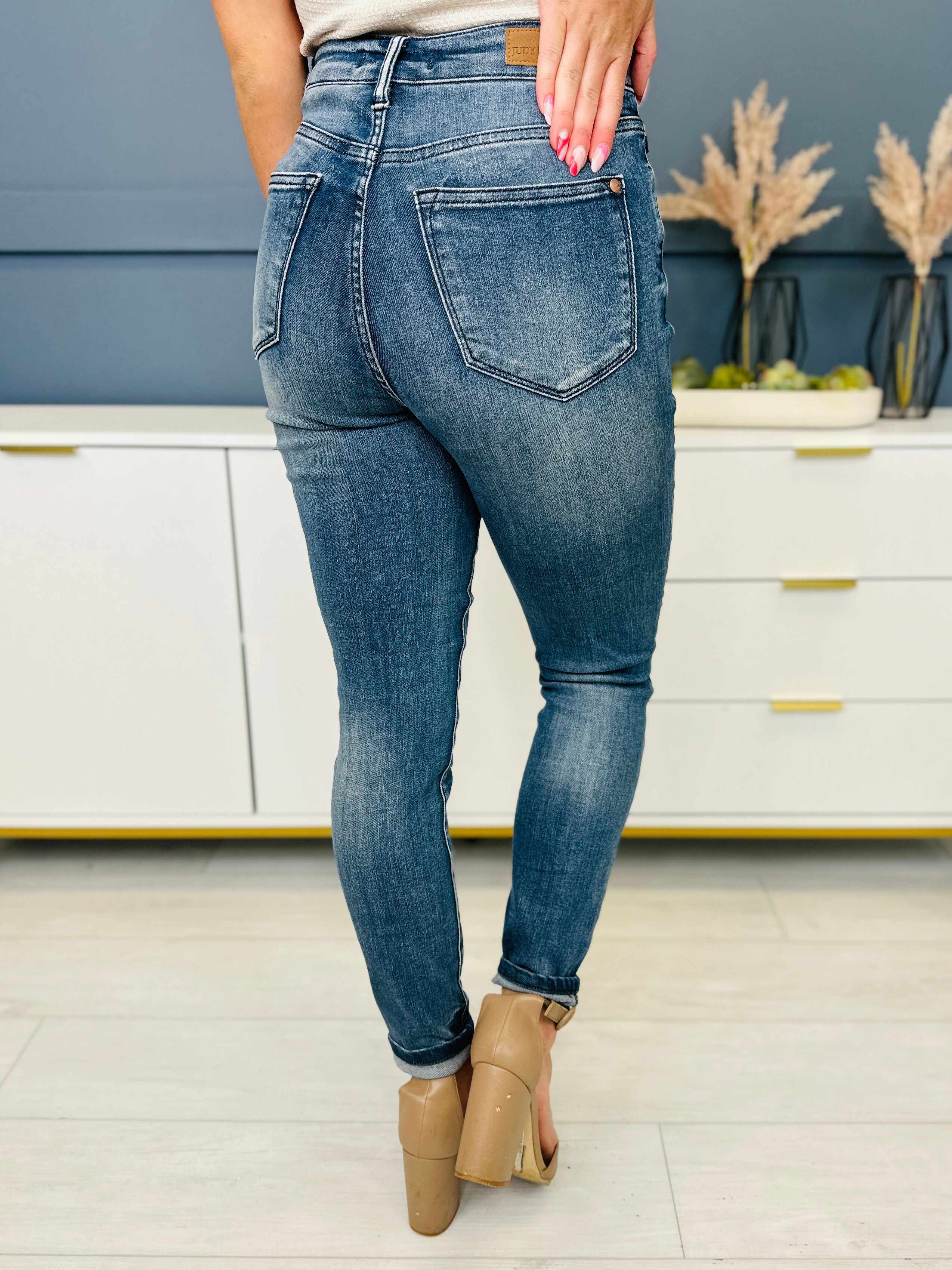 Tummy Control Skinny Jeans in Reg/Curvy Total Infatuation Restock
