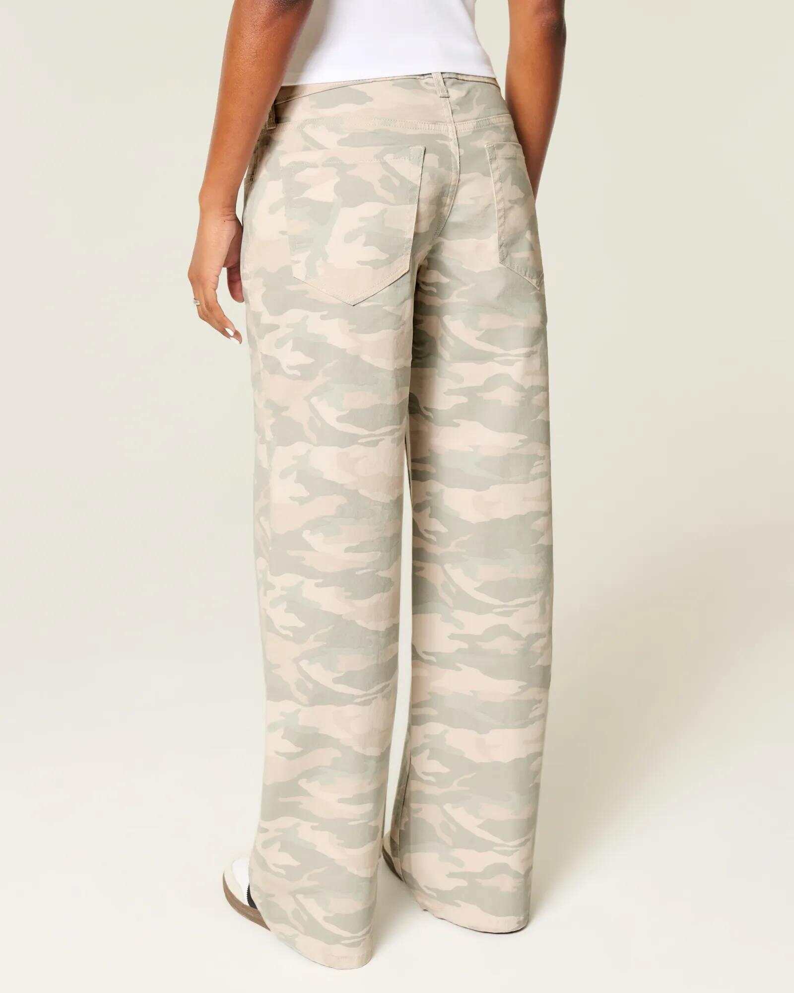 Low-Rise Dark Wash Baggy Jeans