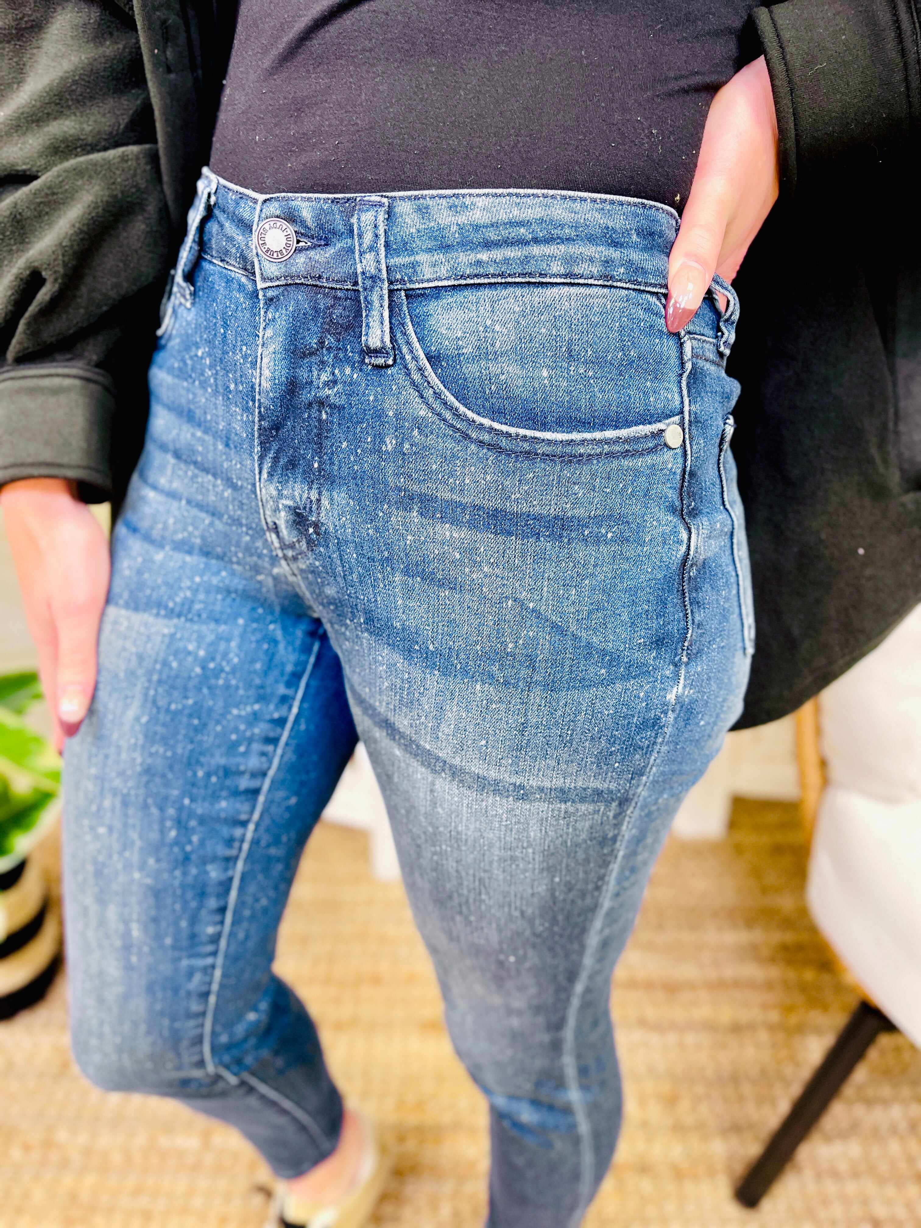Plus/Reg BLEACH, PLEASE! First Ever Nondistressed Bleached Relaxed Fit Jeans