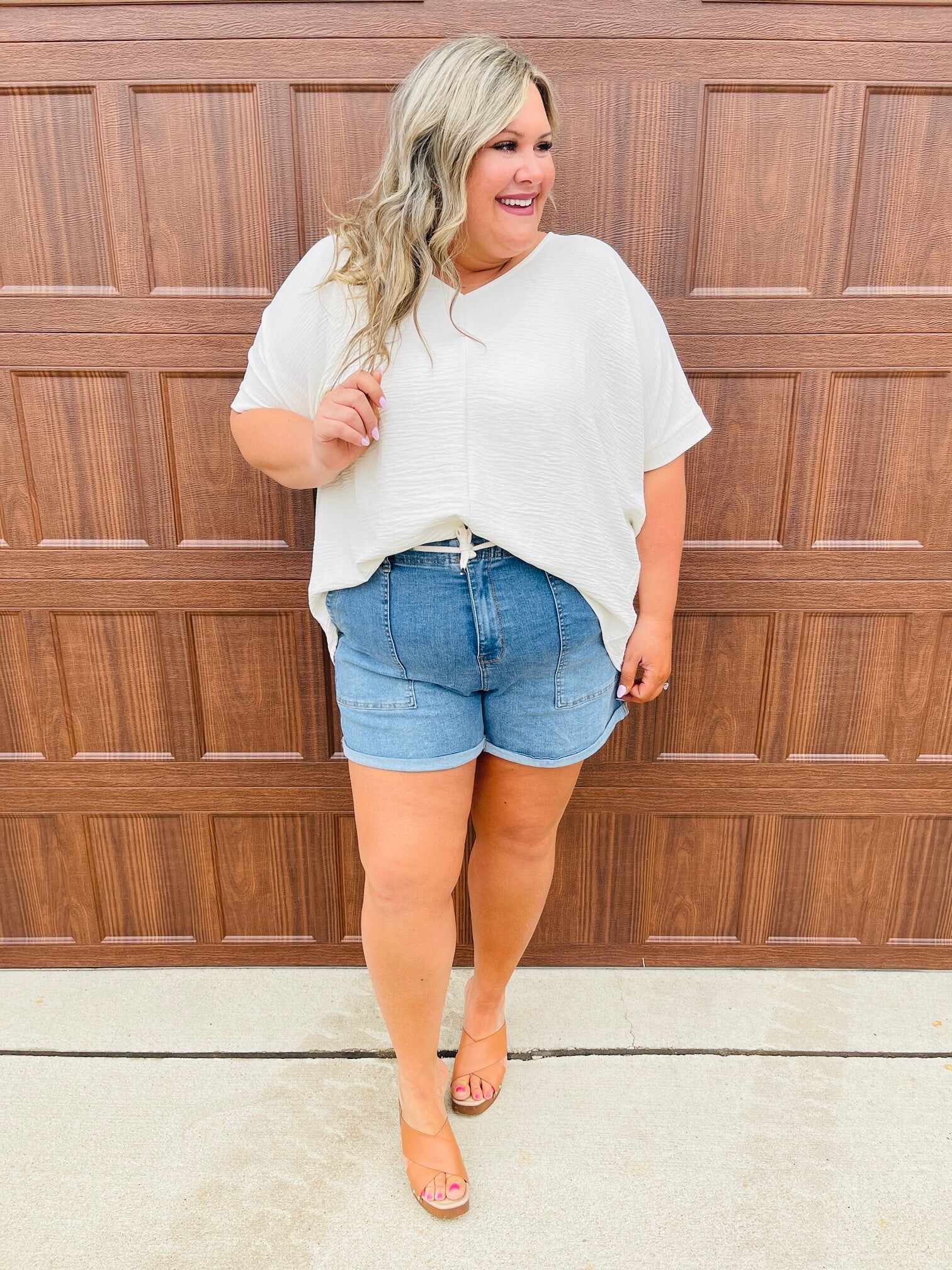 REG/CURVY Triple Threat Elastic Waist Band Denim Shorts