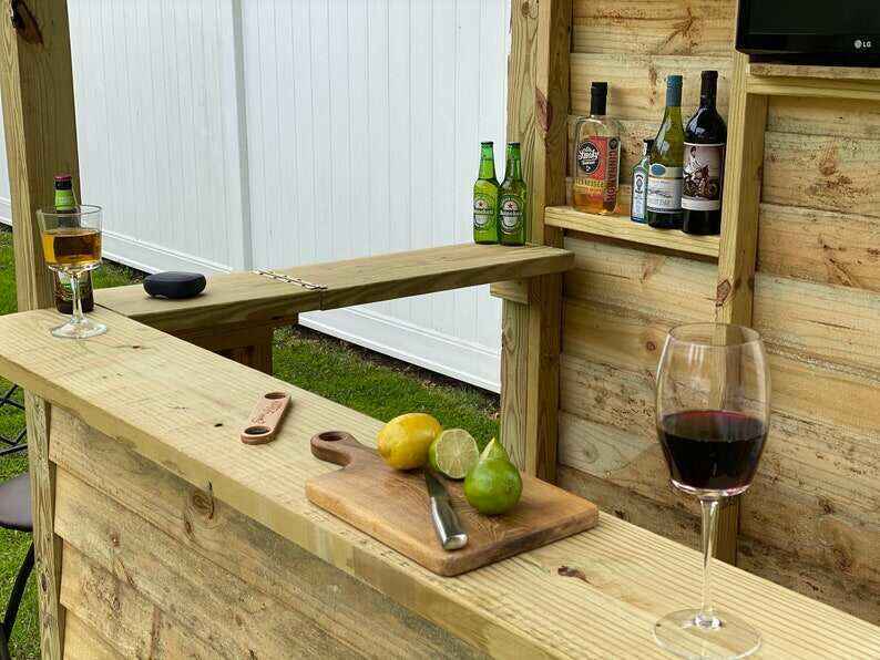 THE ORIGINAL Yard Bar - The Temple Bar 6x4 (Small) by Taverns-To-Go