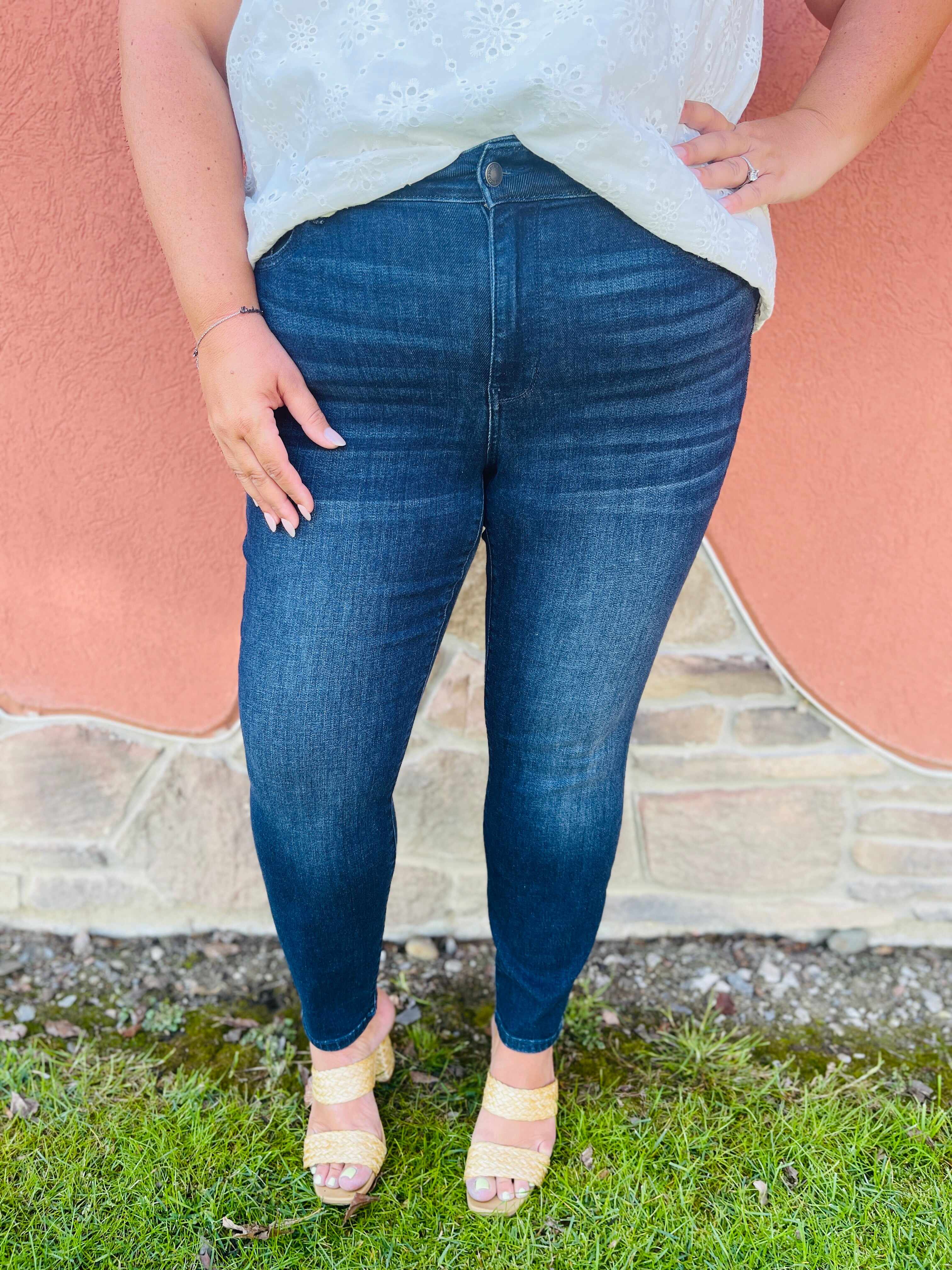 REG/CURVY Dreamland Midrise Skinny Jeans Best Selling