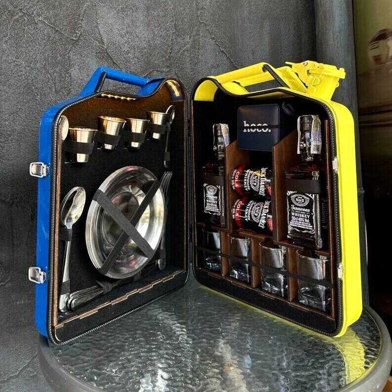 20 L Jerry Can Bar Set For Picnic For 4 People, Custom Fuel Bar, Portable Travel Bar Case, Personalized Camping Mini Bar Gift Bar Travel Set