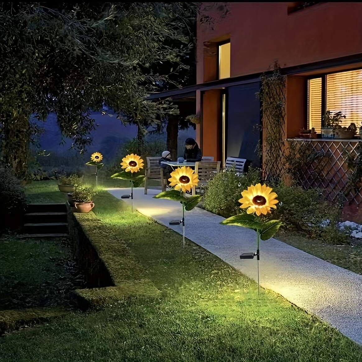 2pcs/4pcs Solar Sunflower Garden Lights With 3pcs/1pc Heads, Outdoor Simulation Flower Solar Lights Ground Plug-in Lights LED Decorative, For Garden, Lawn