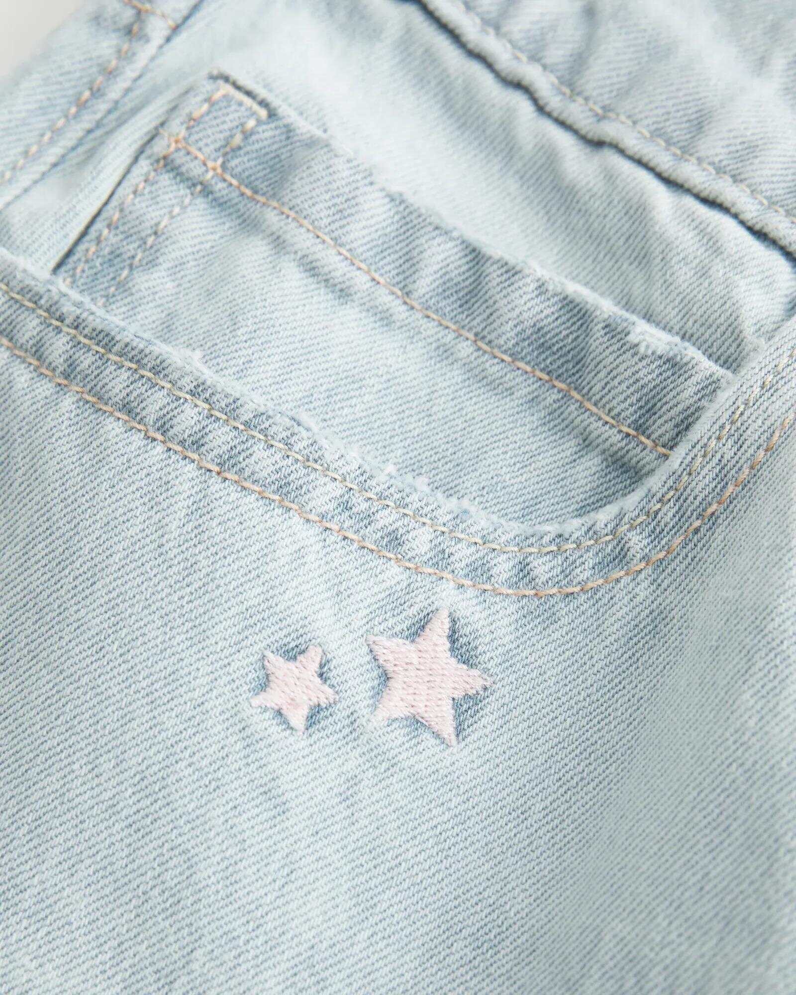 Low-Rise Dark Wash Baggy Jeans