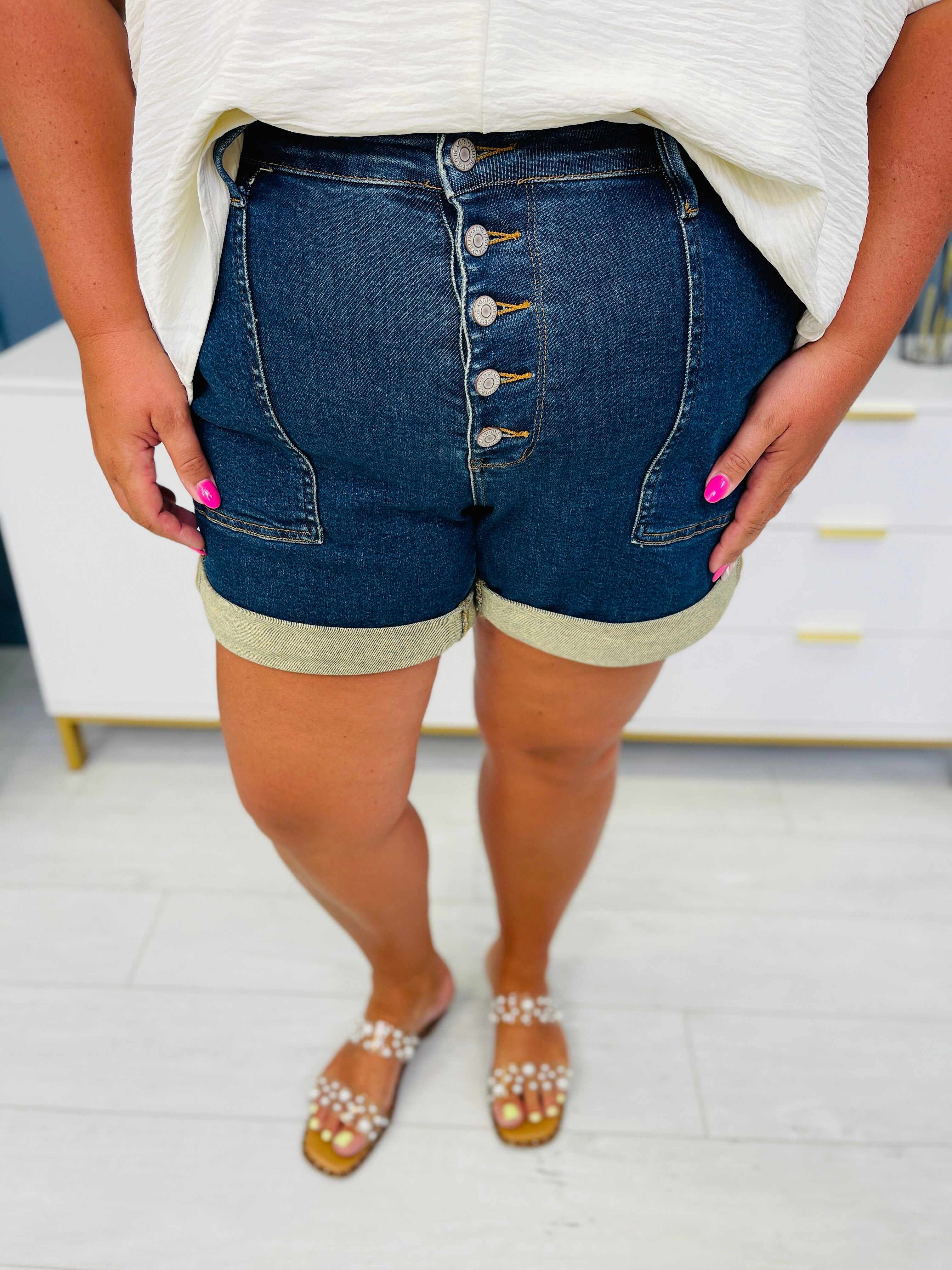 Shorts Reg/Curvy Anyway You Want It Mid Thigh Shorts