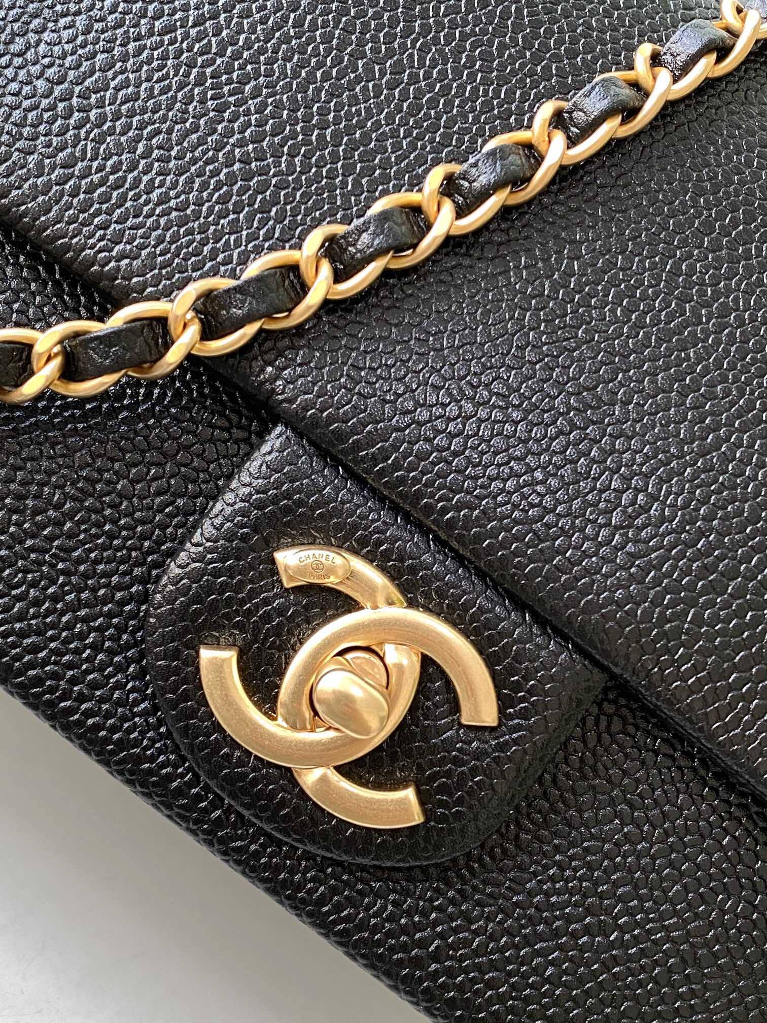 Chanel 24K CF Vintage Re-Edition - Timeless Elegance