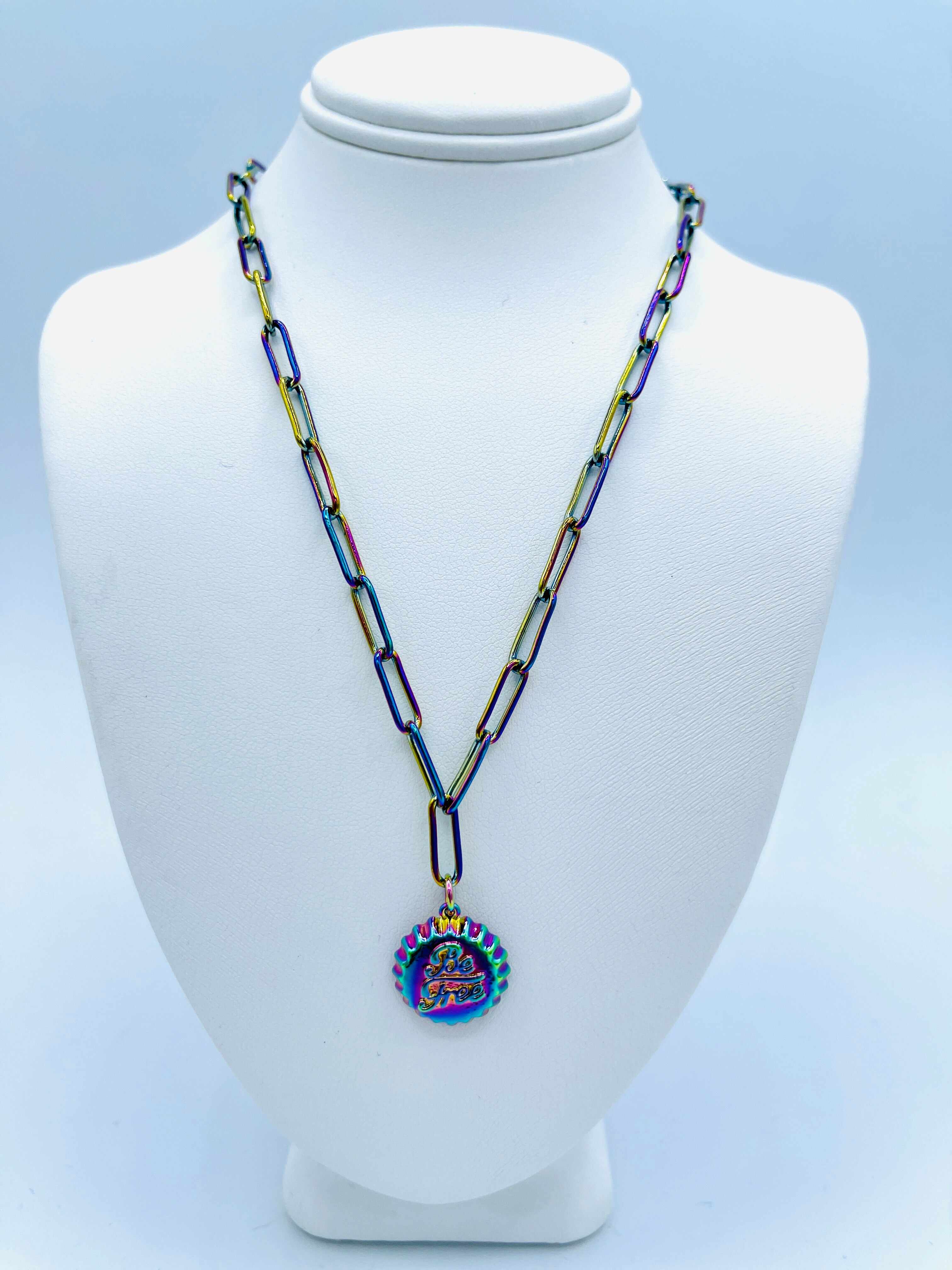 Melania Clara Be Free Necklace
