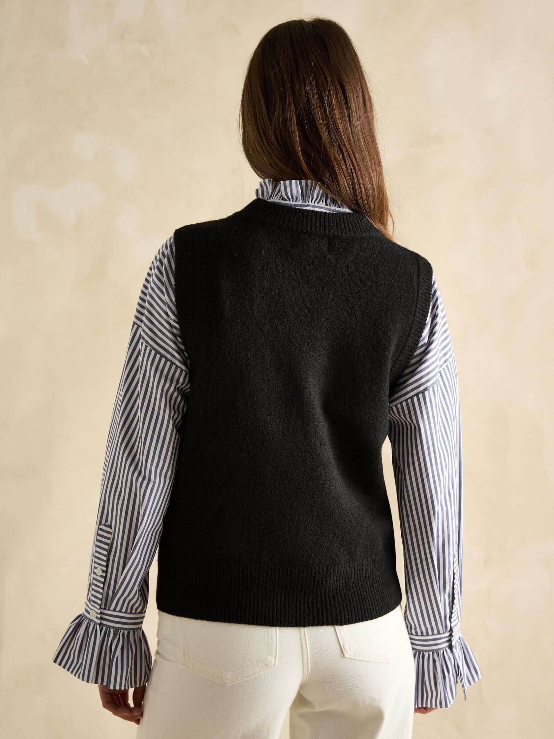 Holly Black Regular Fit Knitted Vest