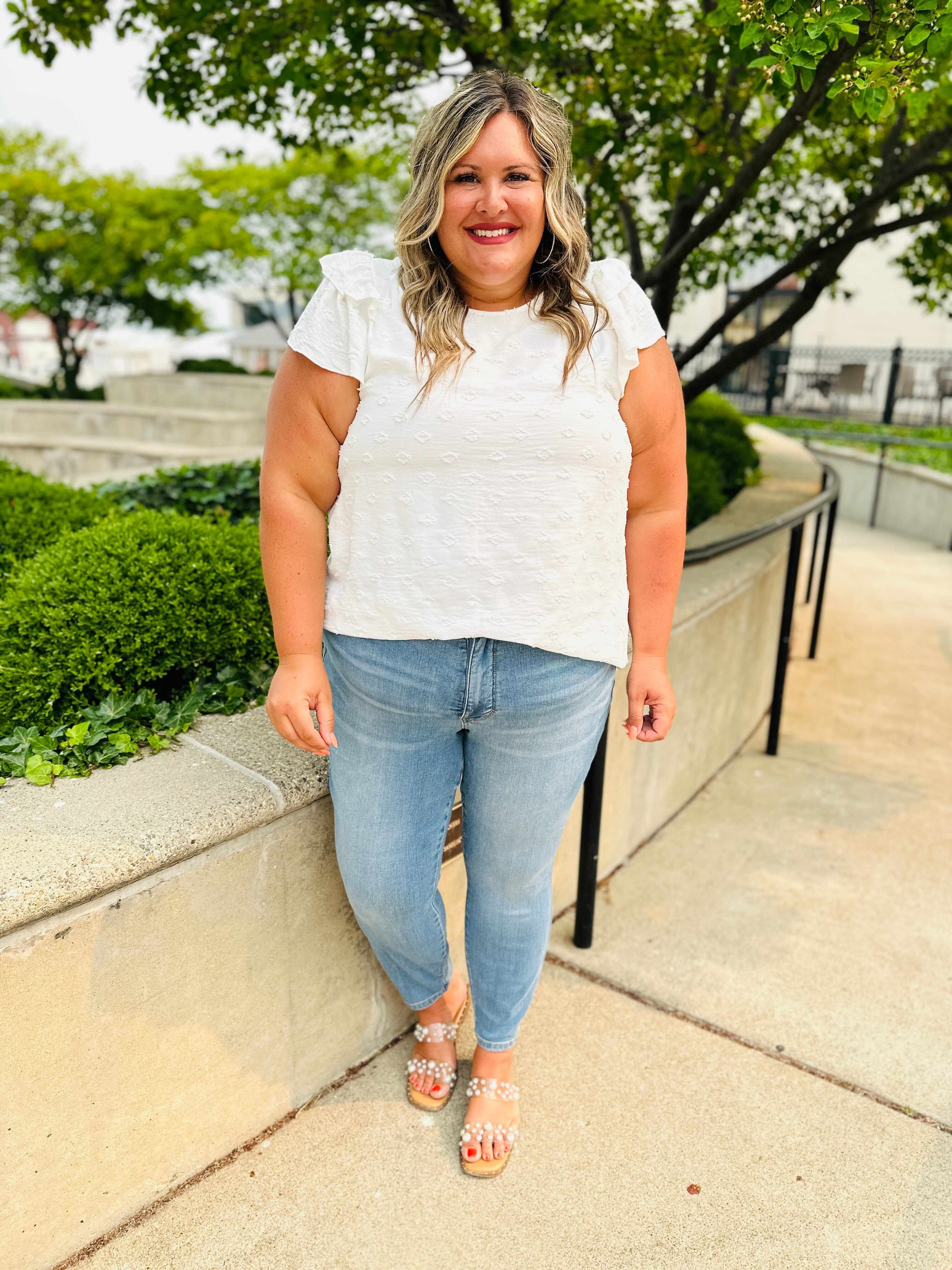 Tummy Control and Butt Lifting REG/CURVY Triple Threat Skinny Jeans