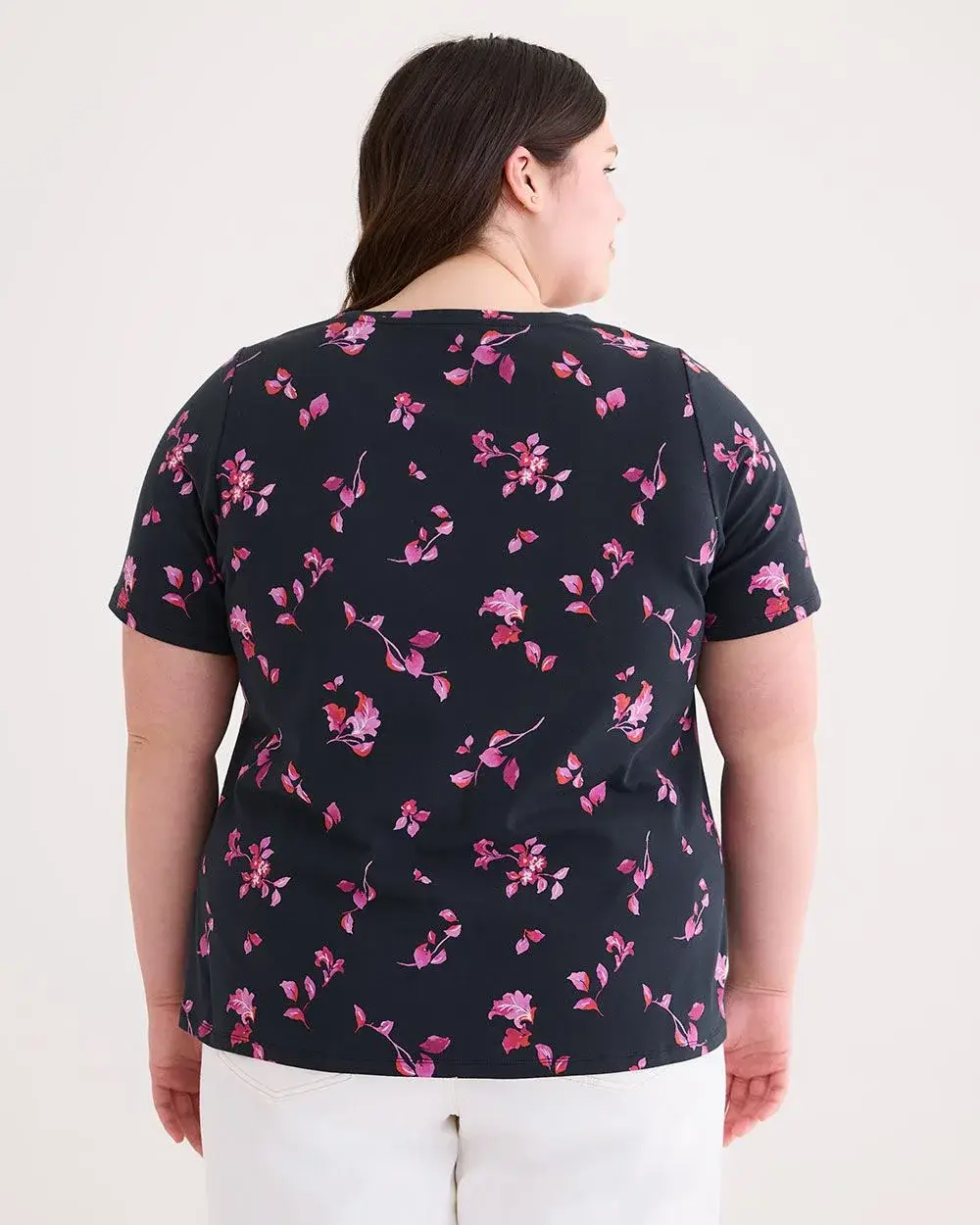 Short-Sleeve Round-Neck Fitted Tee