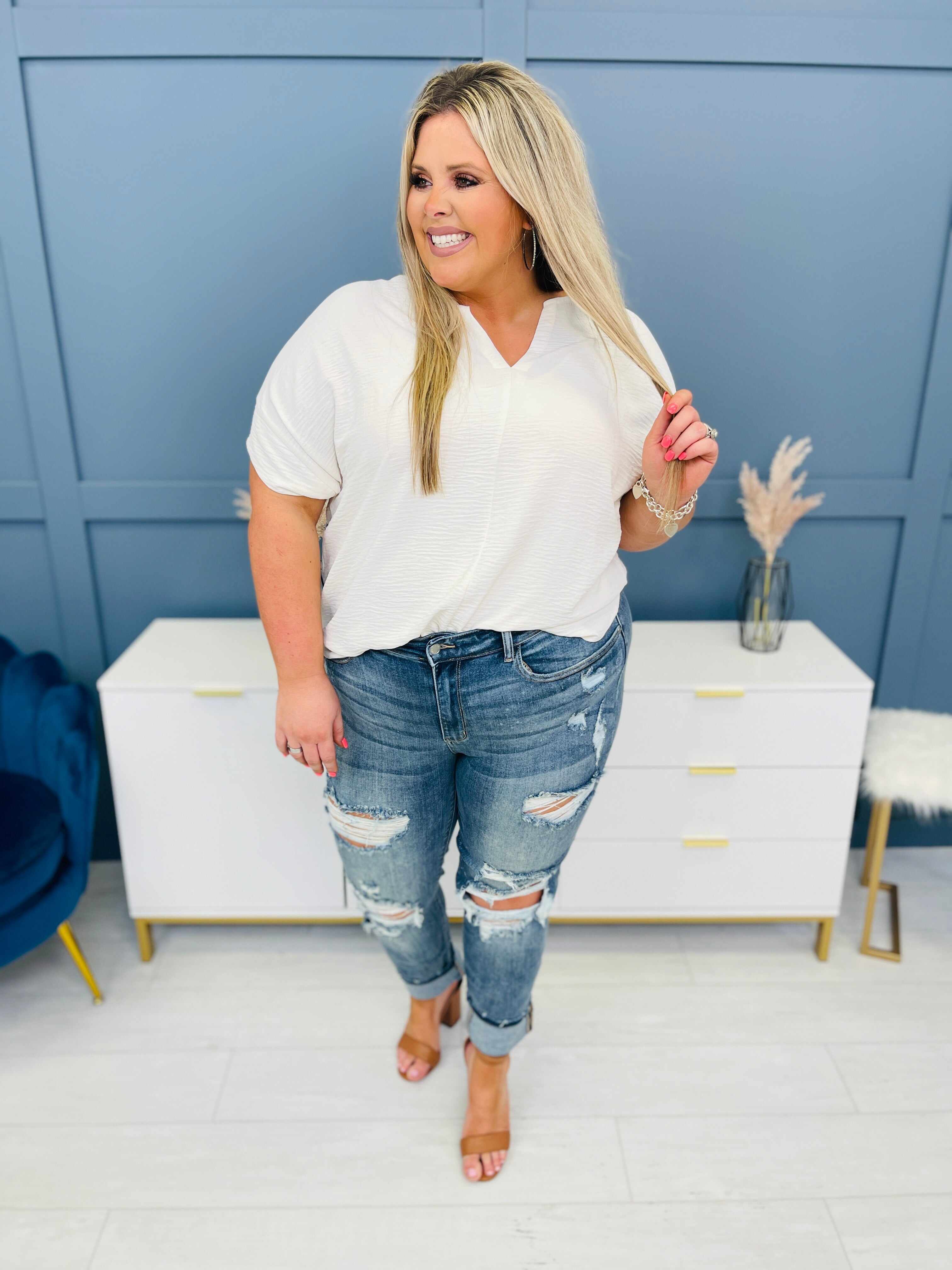 Restock! REG/CURVY Somewhere On a Bleach Mid Rise Boyfriend Jeans