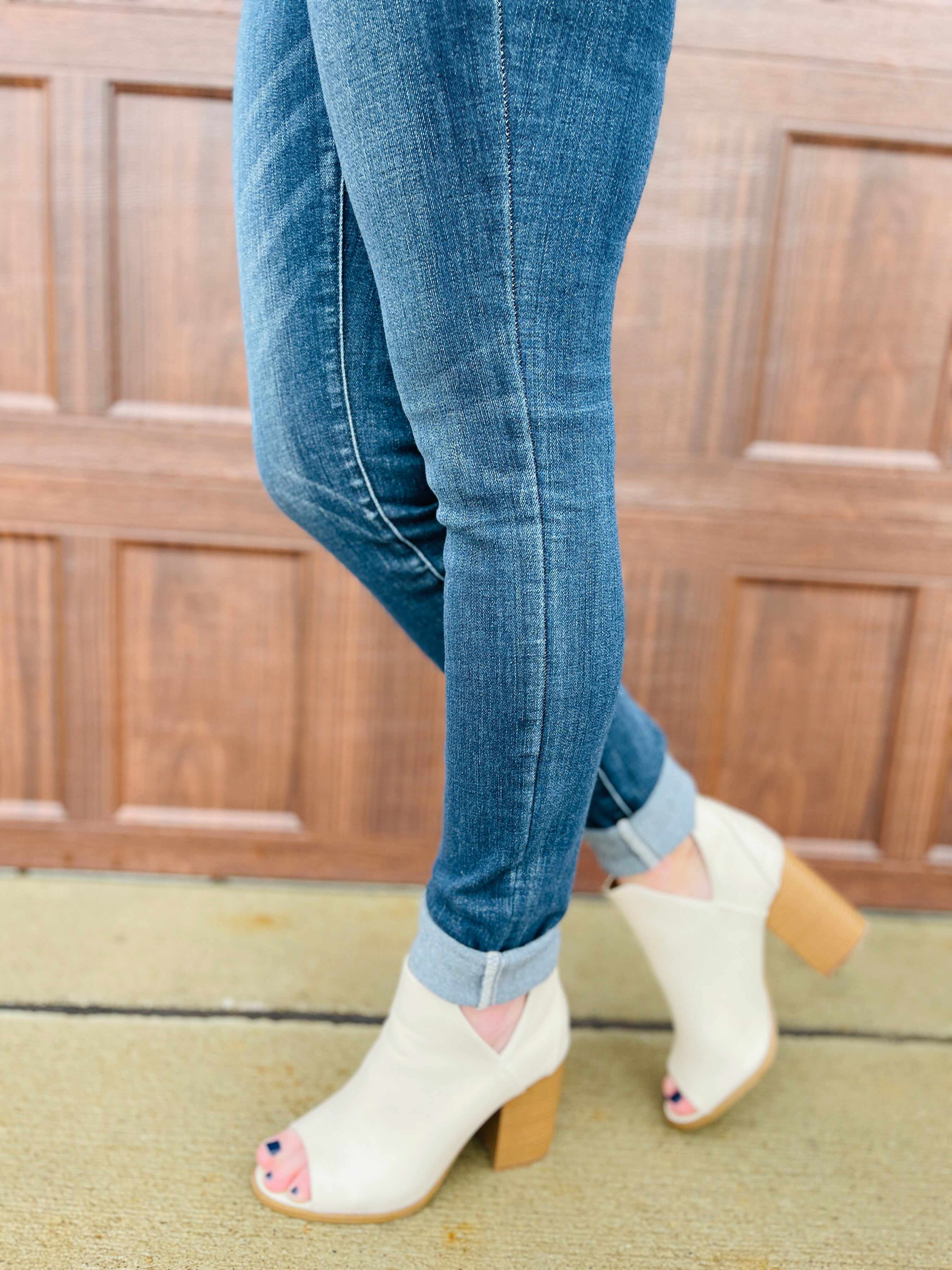 PLUS/REG Picture Perfect Skinny Jeans
