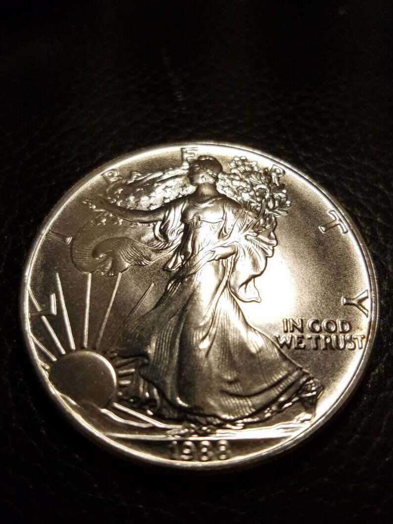 1988  American Silver Eagle BU   -  1 Oz .999 Silver - Key Date ! # 472