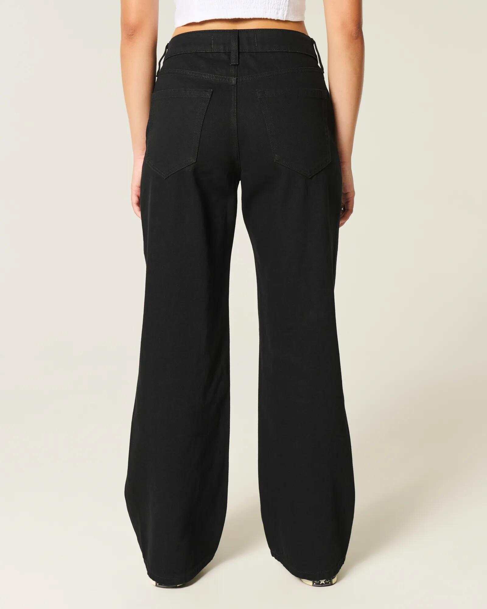 Curvy Low-Rise Light Wash Baggy Jeans