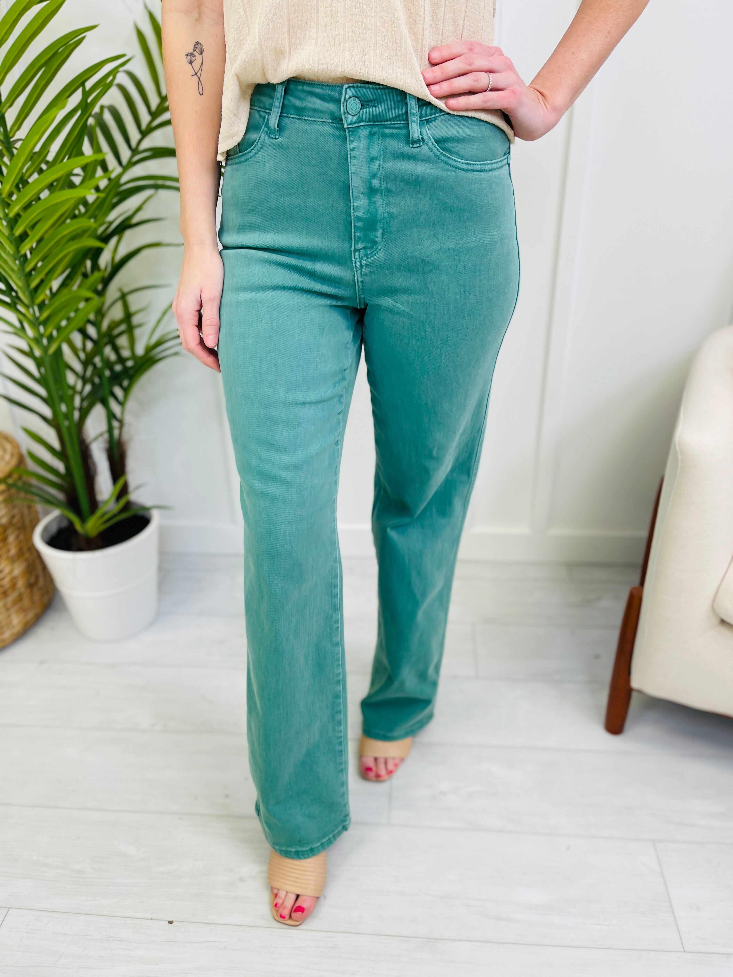 Reg/Curvy Make Waves Straight Jeans