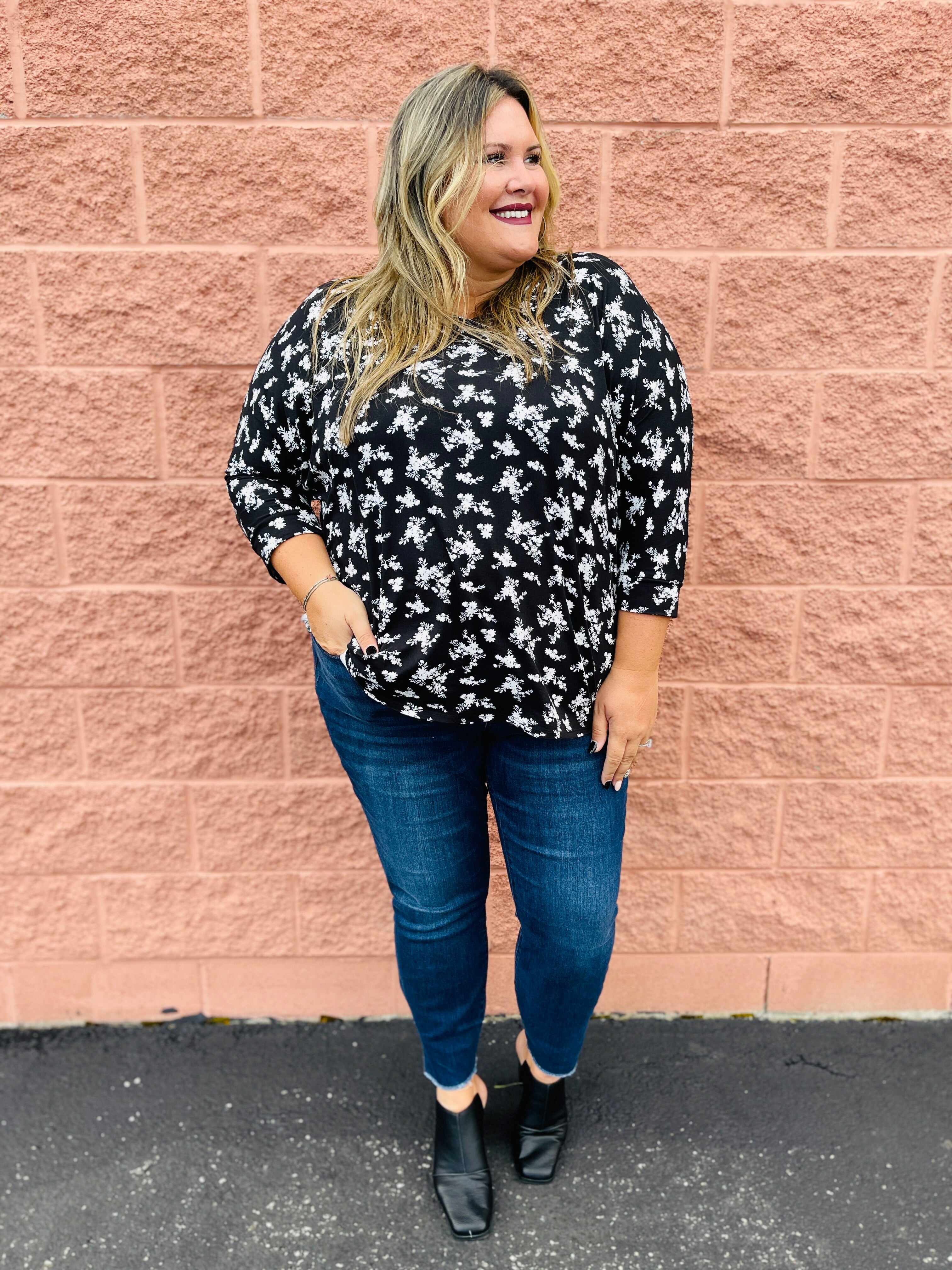 Plus/Reg Always On Your Side Slit Skinny Jeans
