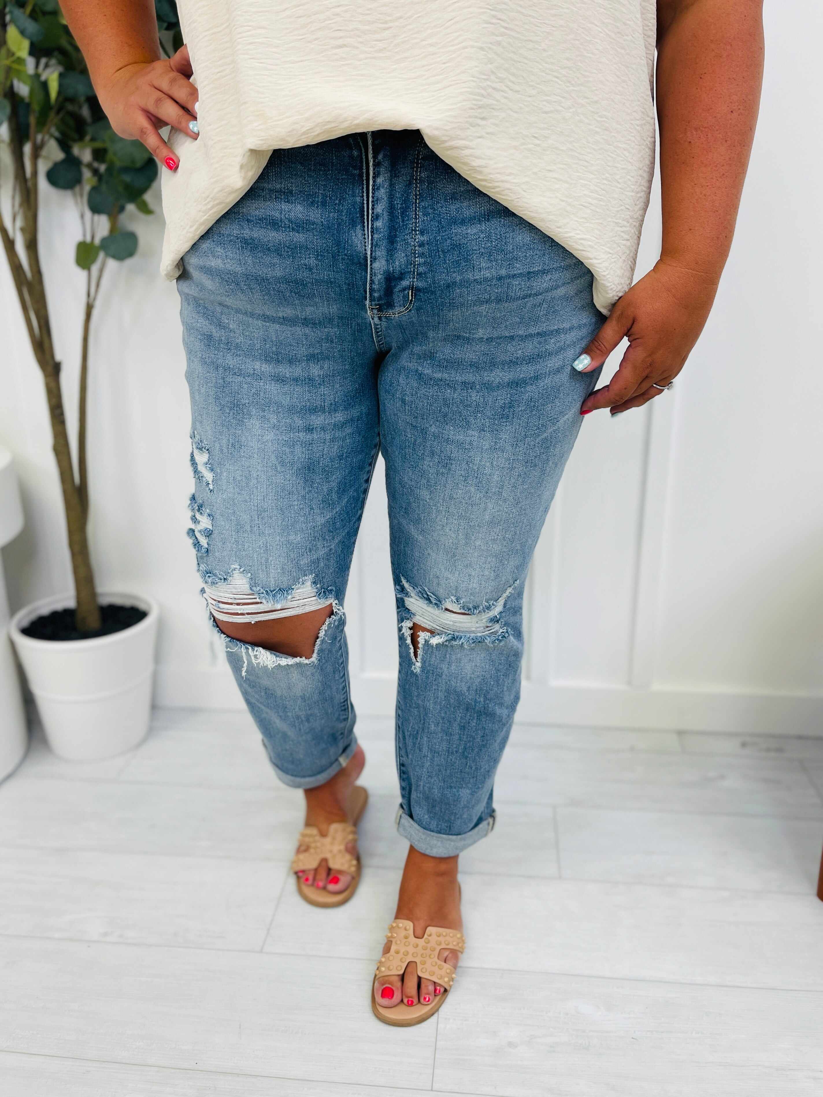 REG/CURVY Always On My Mind Midrise Boyfriend Jeans